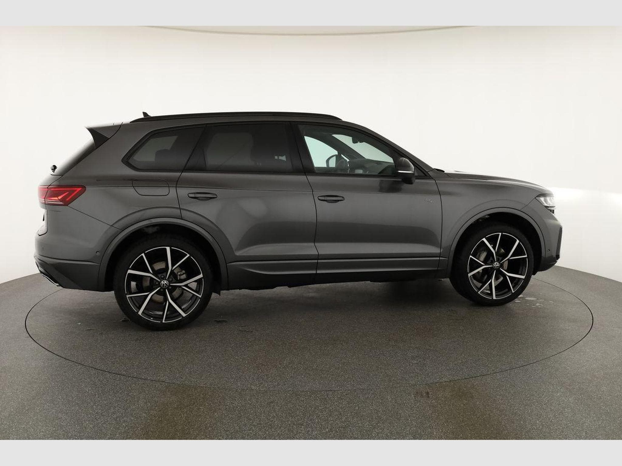 VW Touareg 3.0 TDI 210 kW 4Motion R-Line (2025) - Photo 21