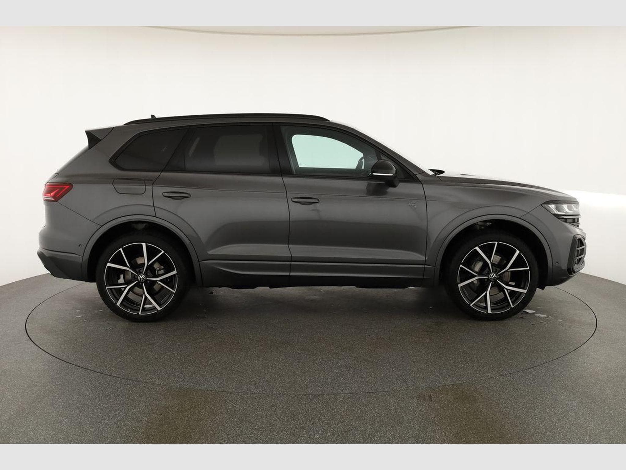 VW Touareg 3.0 TDI 210 kW 4Motion R-Line (2025) - Photo 22