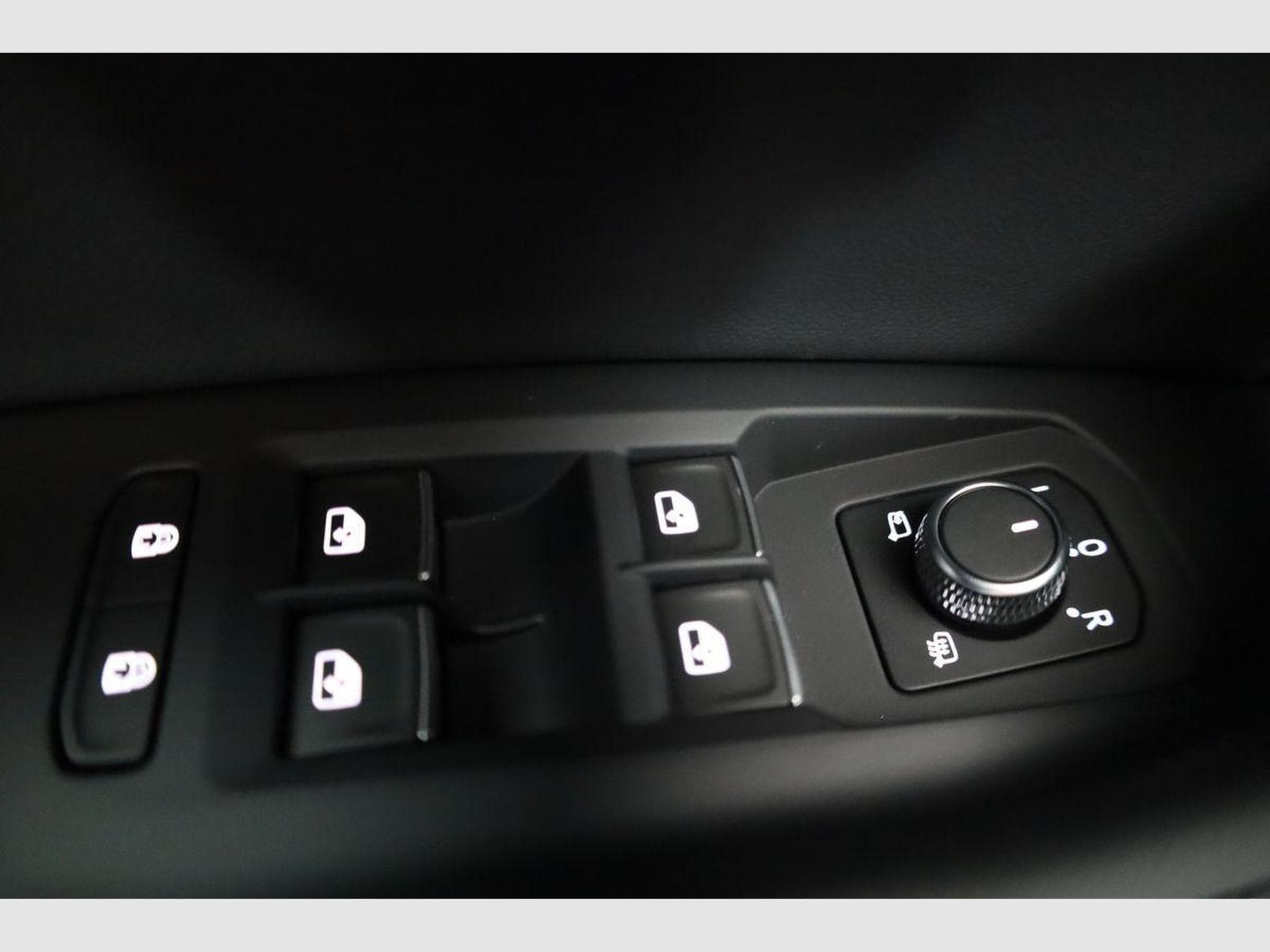 VW Touareg 3.0 TDI 210 kW 4Motion R-Line (2025) - Photo 7
