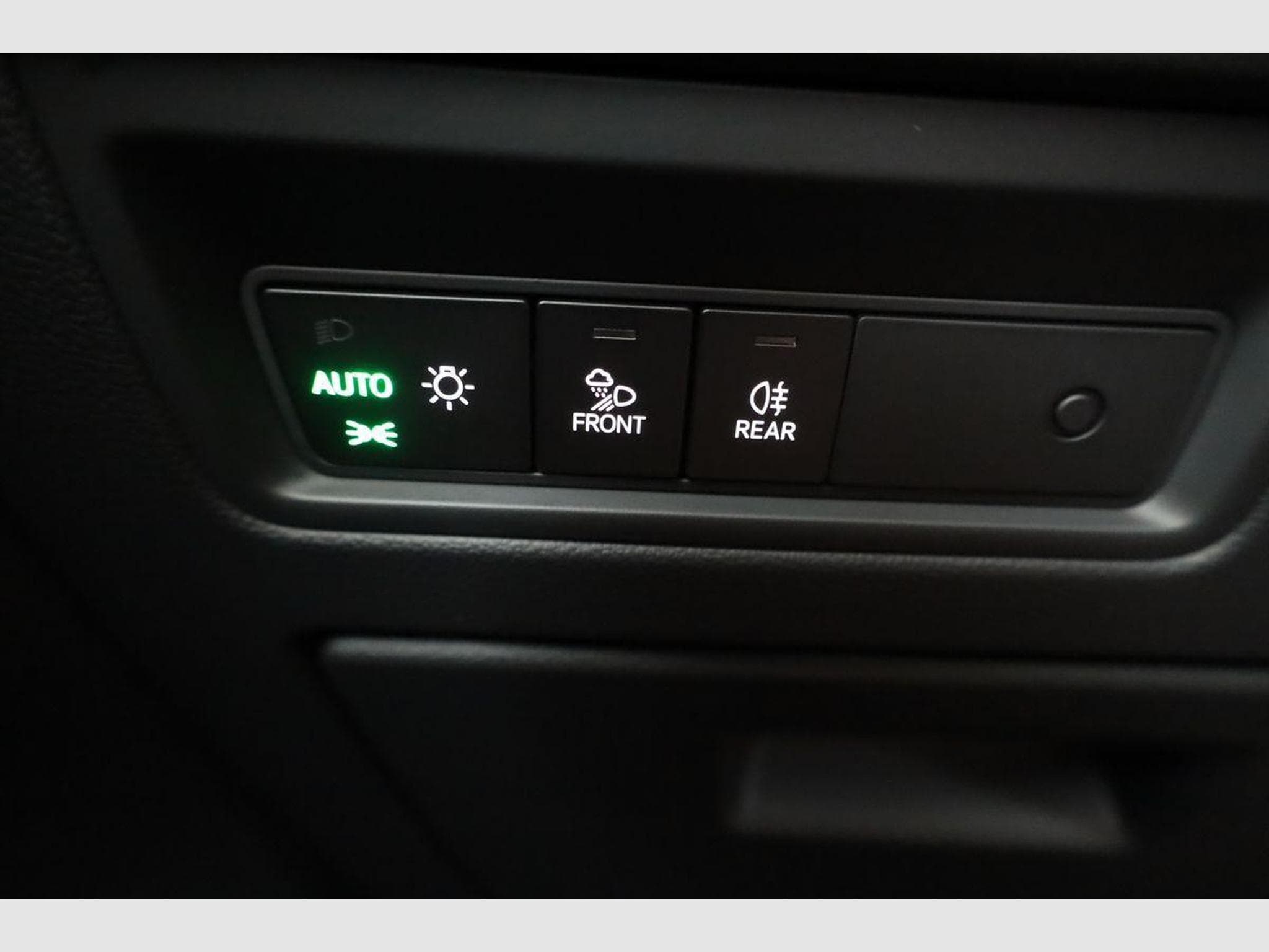 VW Touareg 3.0 TDI 210 kW 4Motion R-Line (2025) - Photo 8
