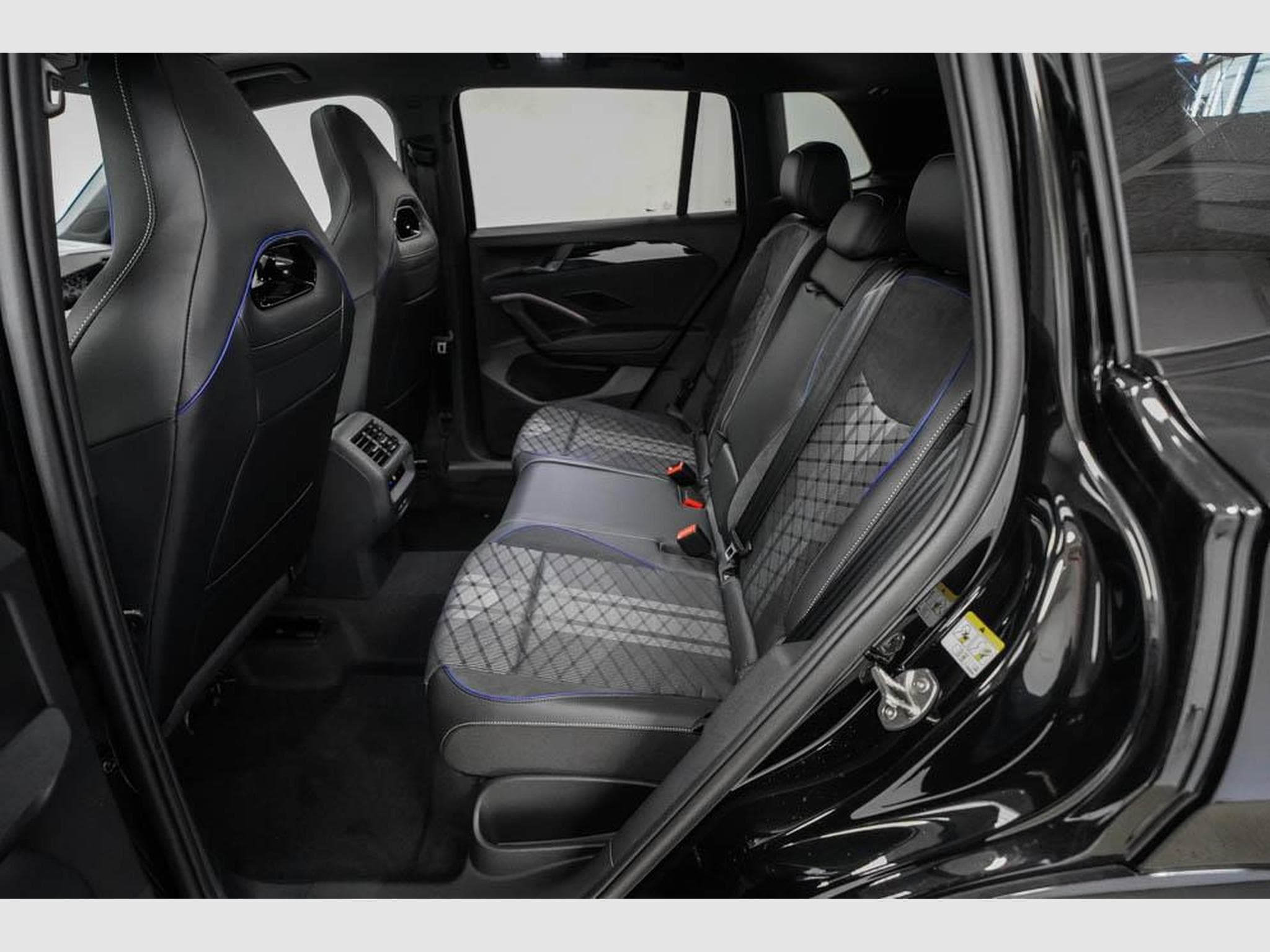 VW Tiguan 2,0 TDI DSG (2025) - Foto 17