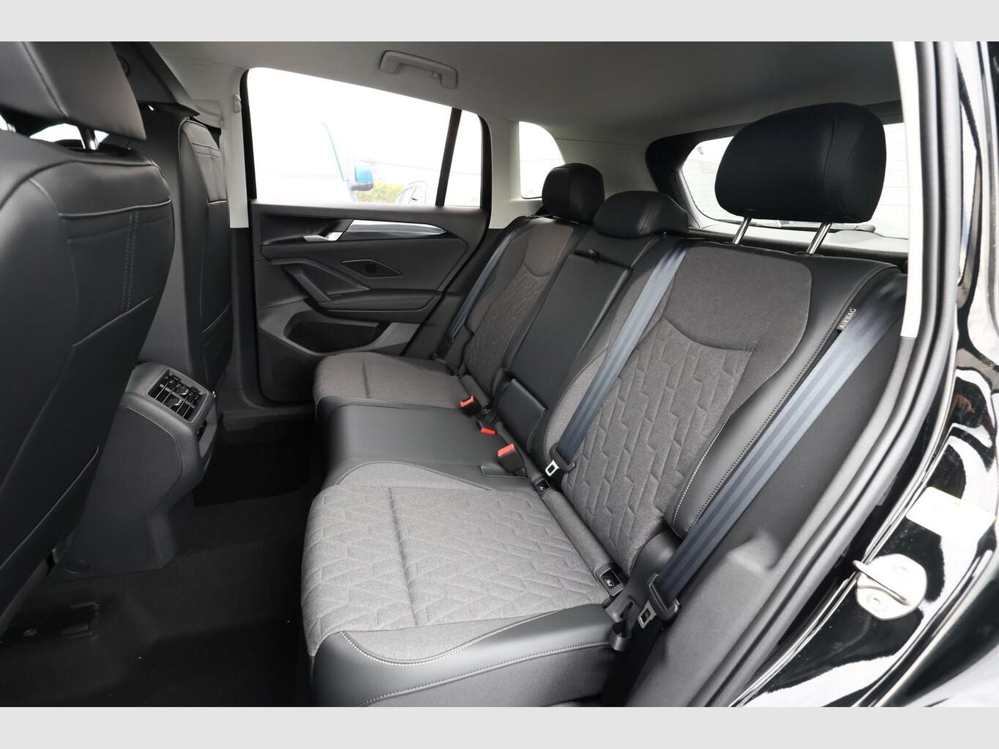 VW Tiguan DSG LED+ IQ.DRIVE (2026) - Foto 10