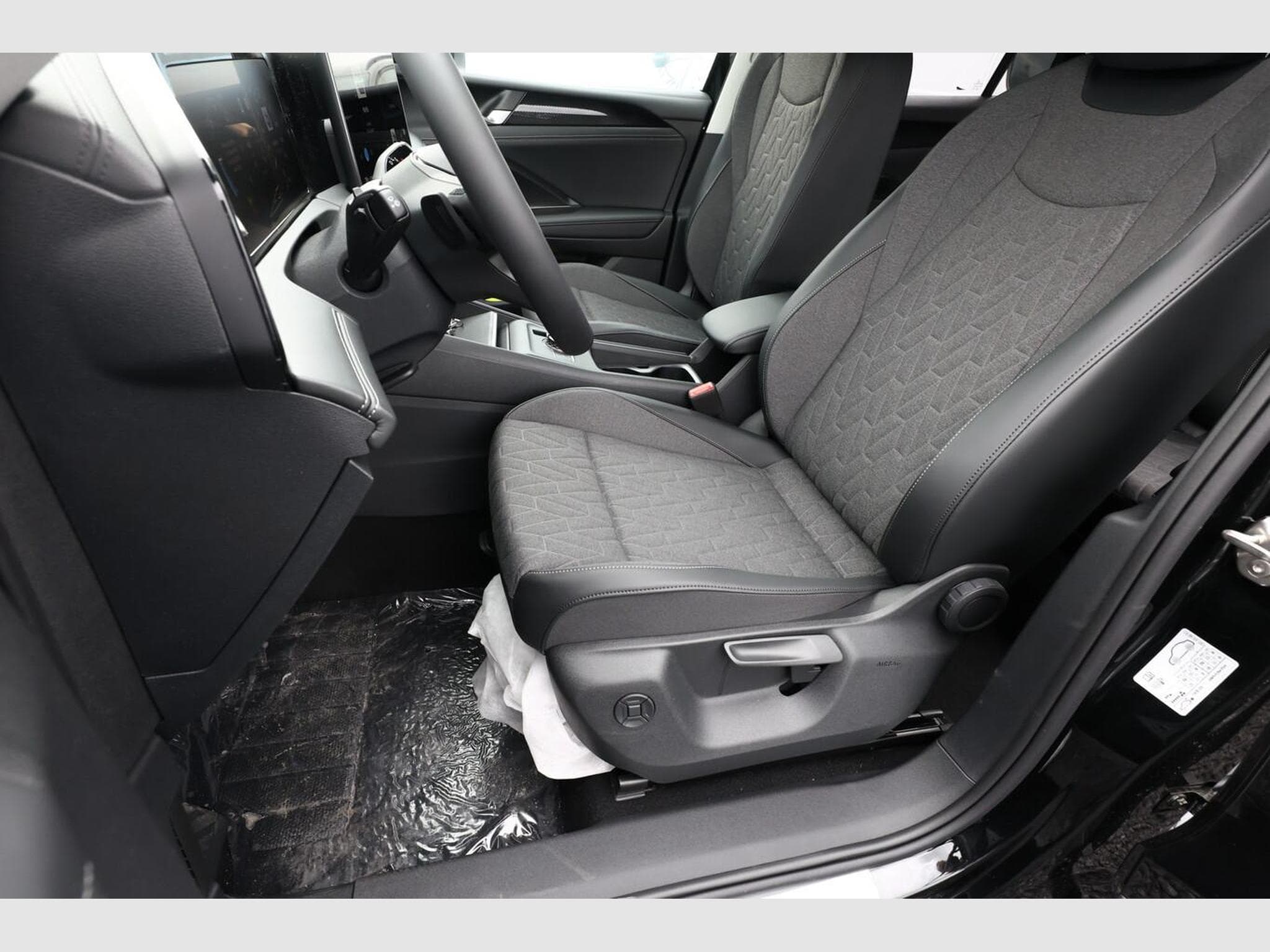 VW Tiguan DSG LED+ IQ.DRIVE (2026) - Foto 13