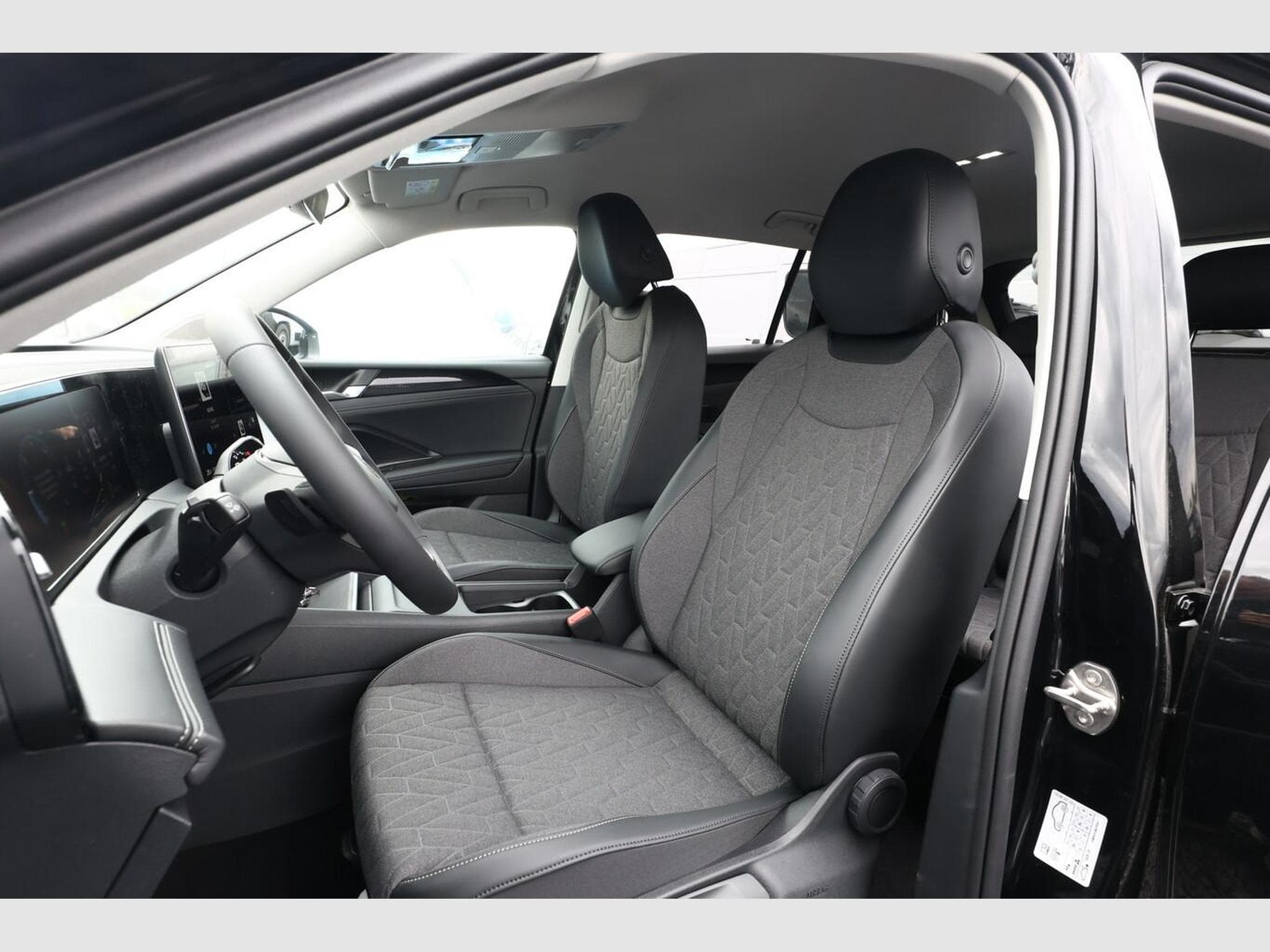 VW Tiguan DSG LED+ IQ.DRIVE (2026) - Foto 6