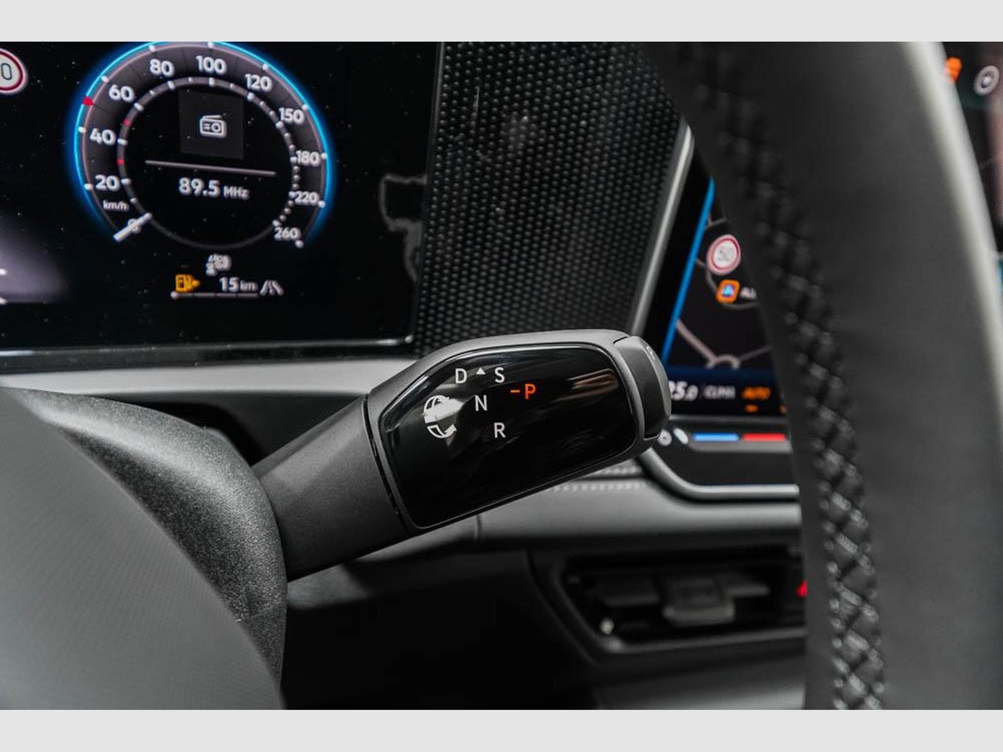 VW Tiguan 1,5 eTSI DSG (2025) - Foto 11