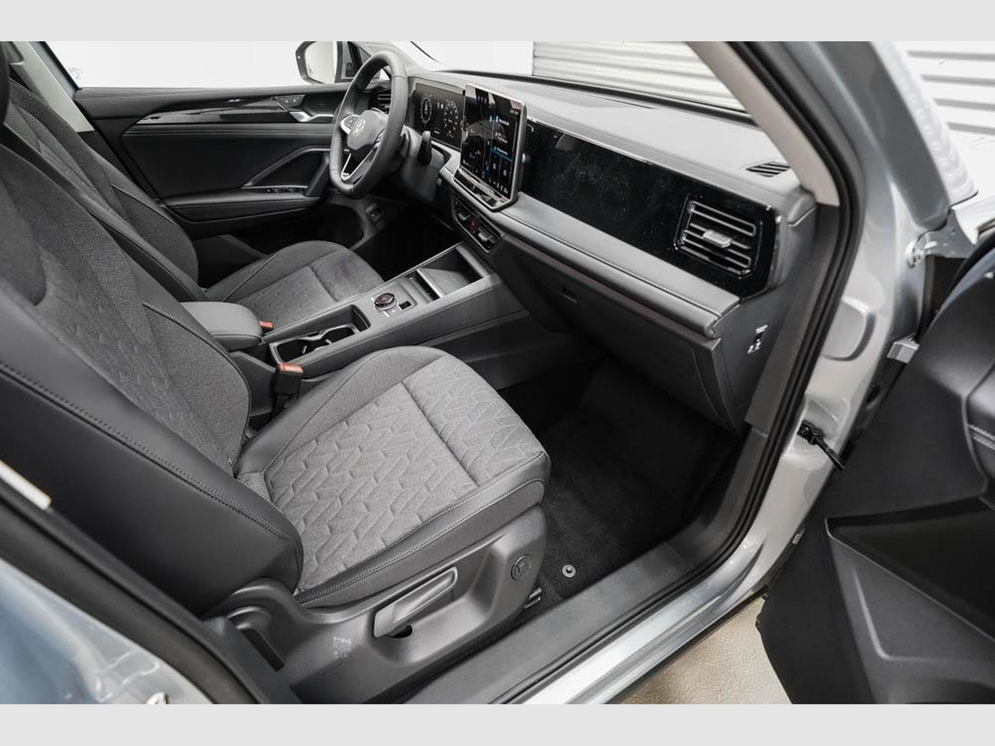 VW Tiguan 1,5 eTSI DSG (2025) - Foto 21