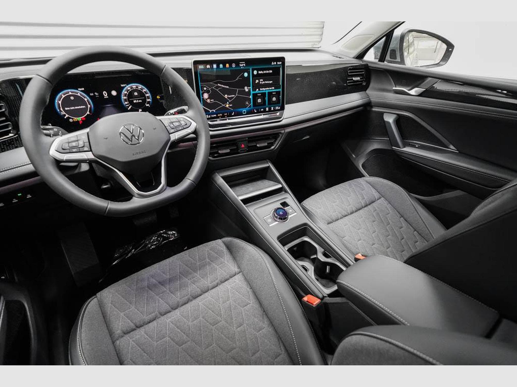 VW Tiguan 1,5 eTSI DSG (2025) - Foto 7