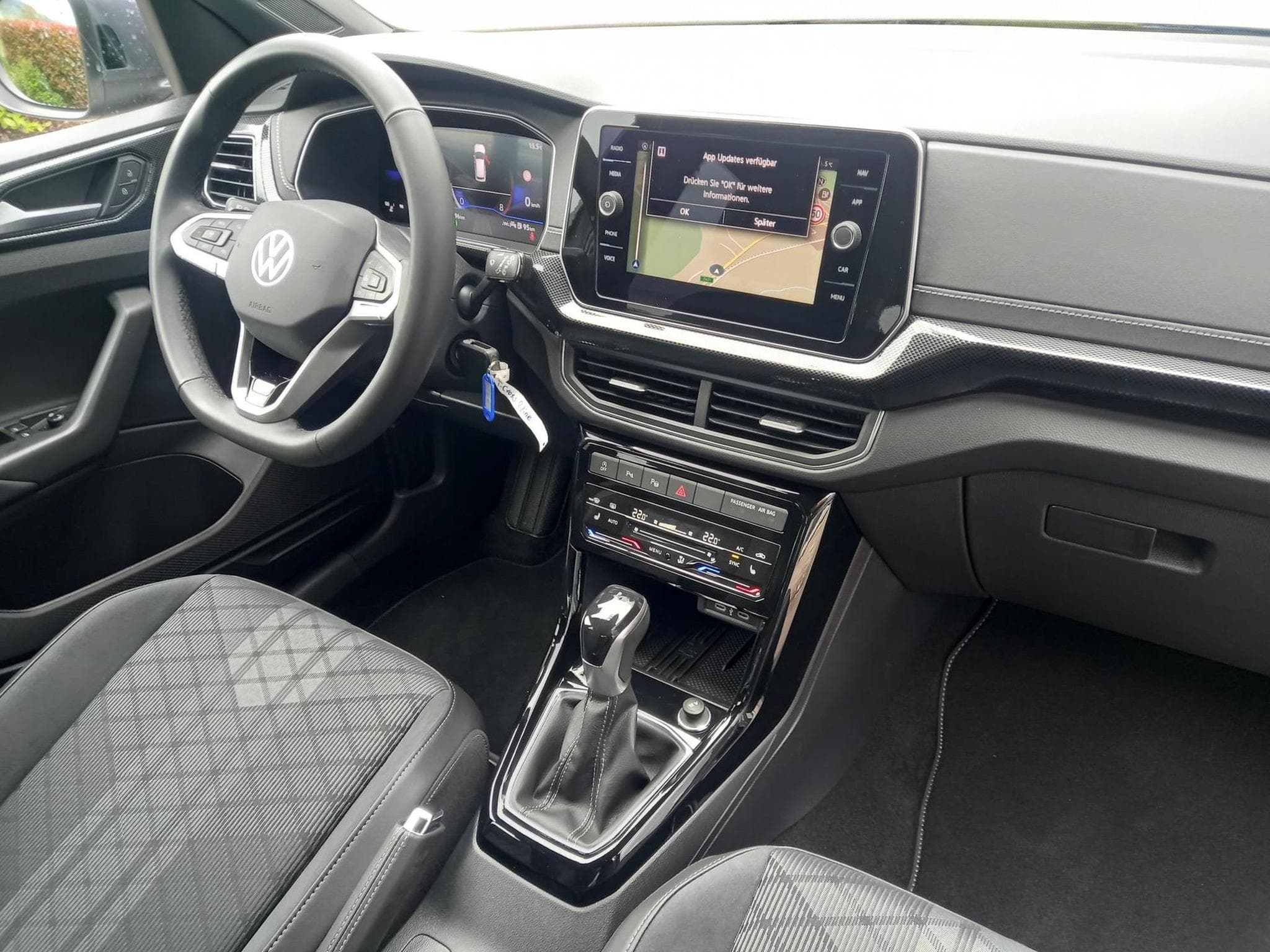 VW T-Cross R-Line 1.0 TSI (2025) - Photo 12