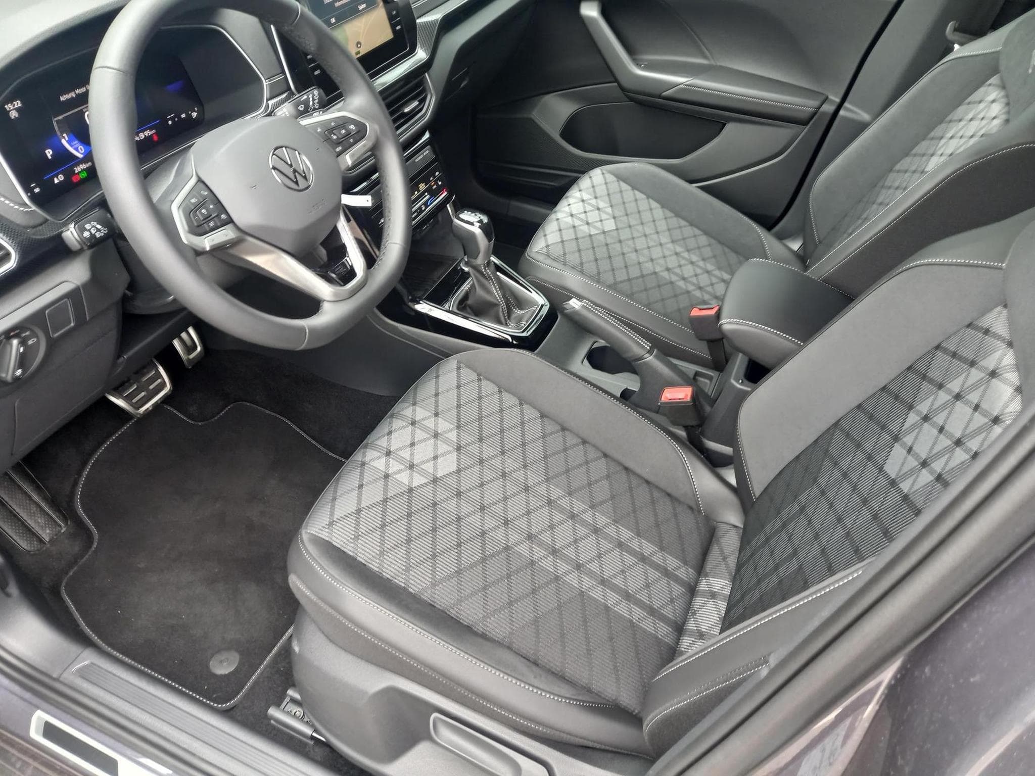 VW T-Cross R-Line 1.0 TSI (2025) - Photo 2