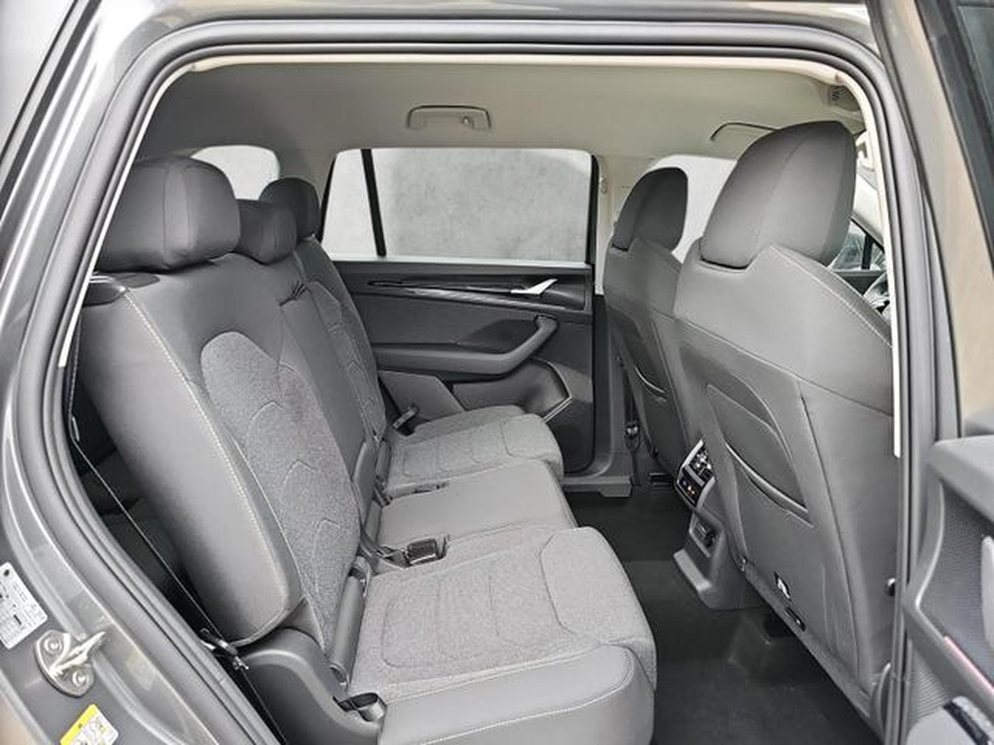 Skoda Kodiaq 1.5 TSI mHEV 110kW Selection (2026) - Photo 13