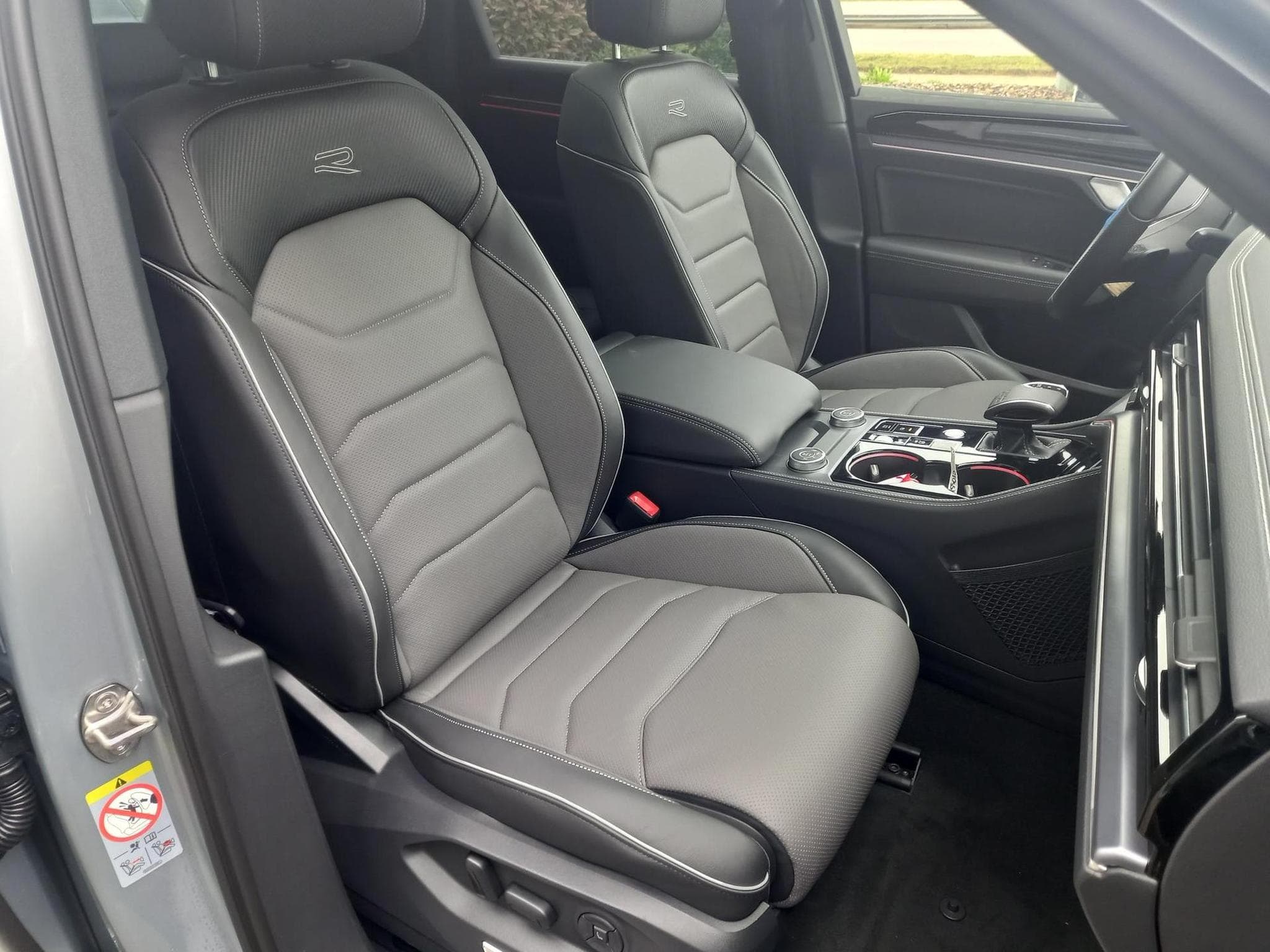 VW Touareg R-Line FINAL EDITION (2026) - Photo 13