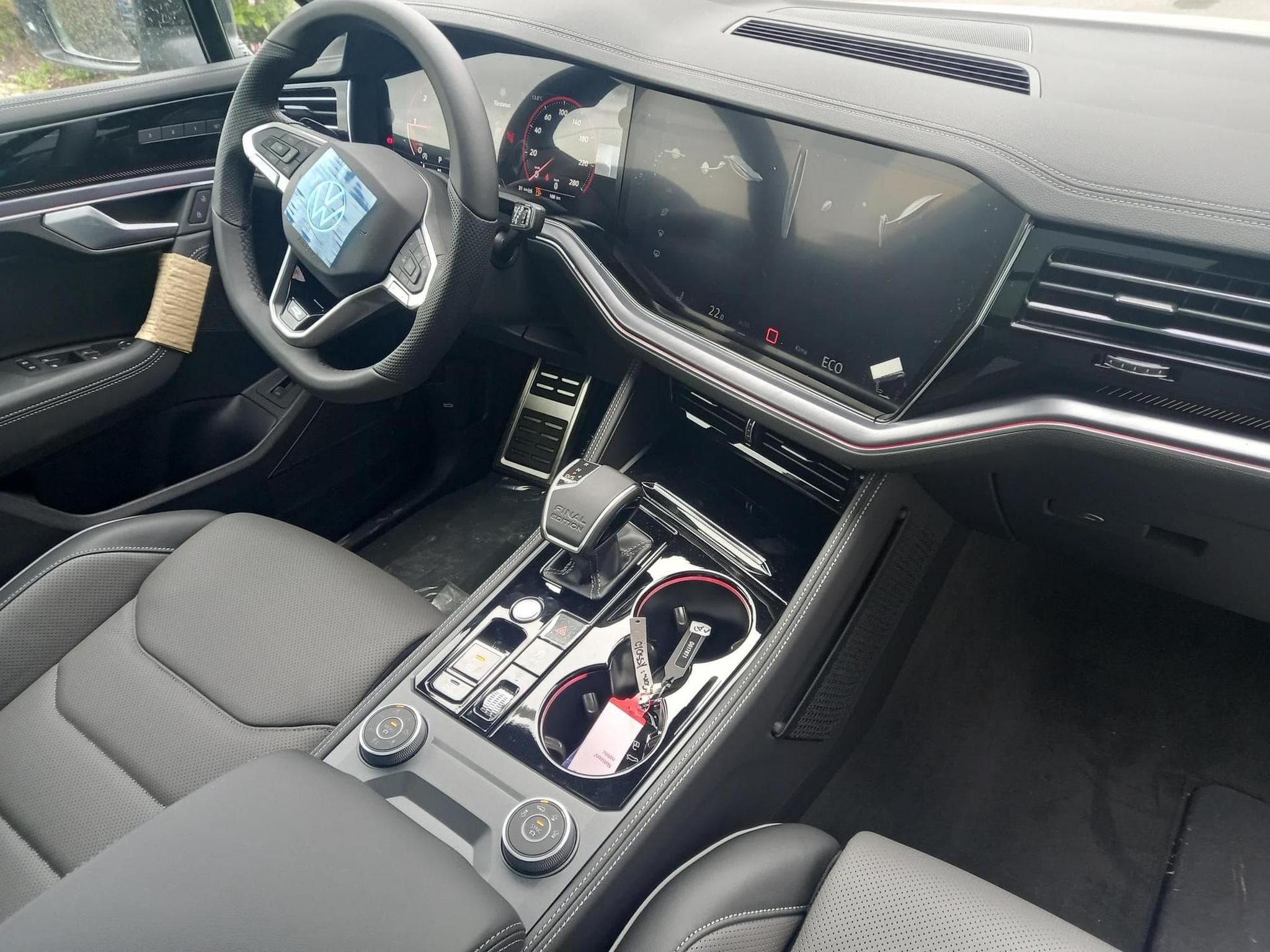 VW Touareg R-Line FINAL EDITION (2026) - Photo 14