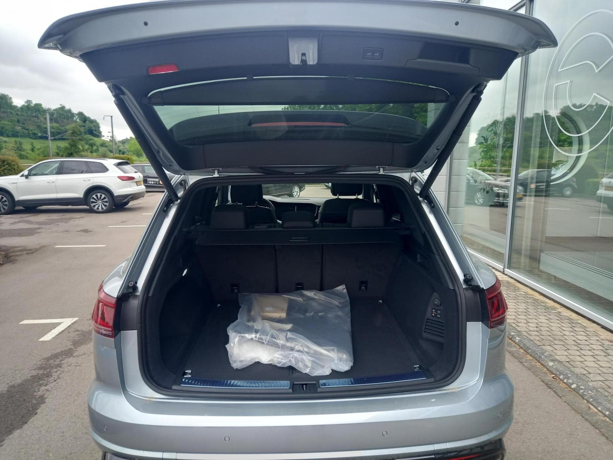 VW Touareg R-Line FINAL EDITION (2026) - Photo 7