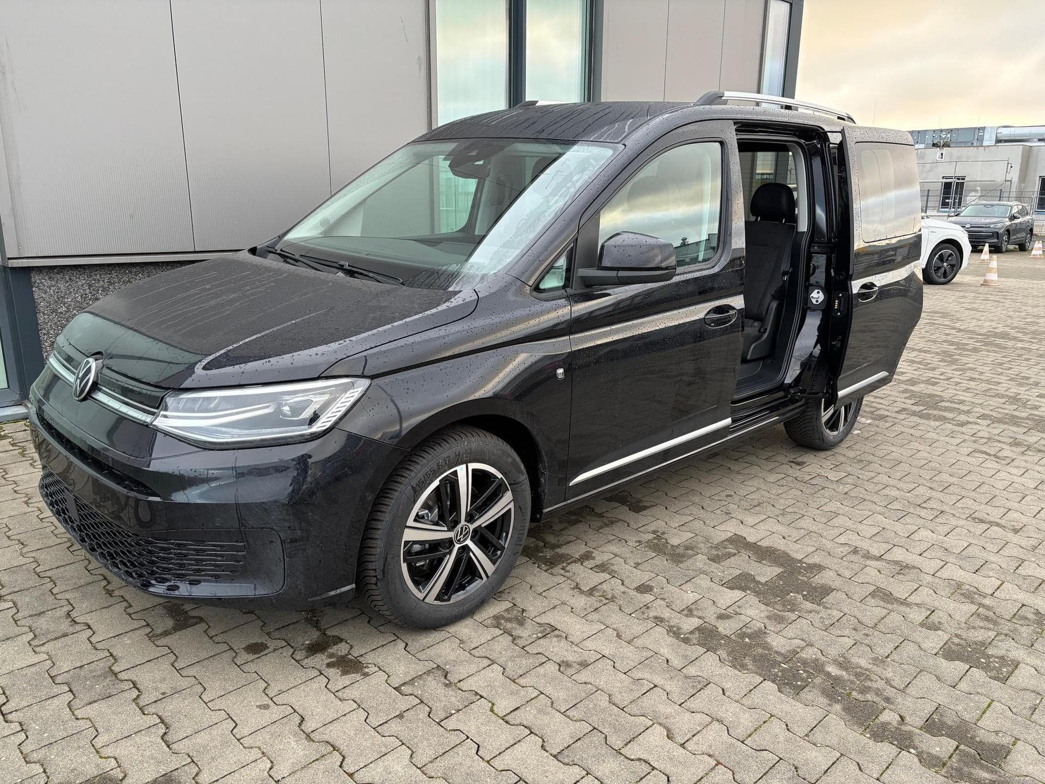 VW Caddy Style (2026) - Photo 2