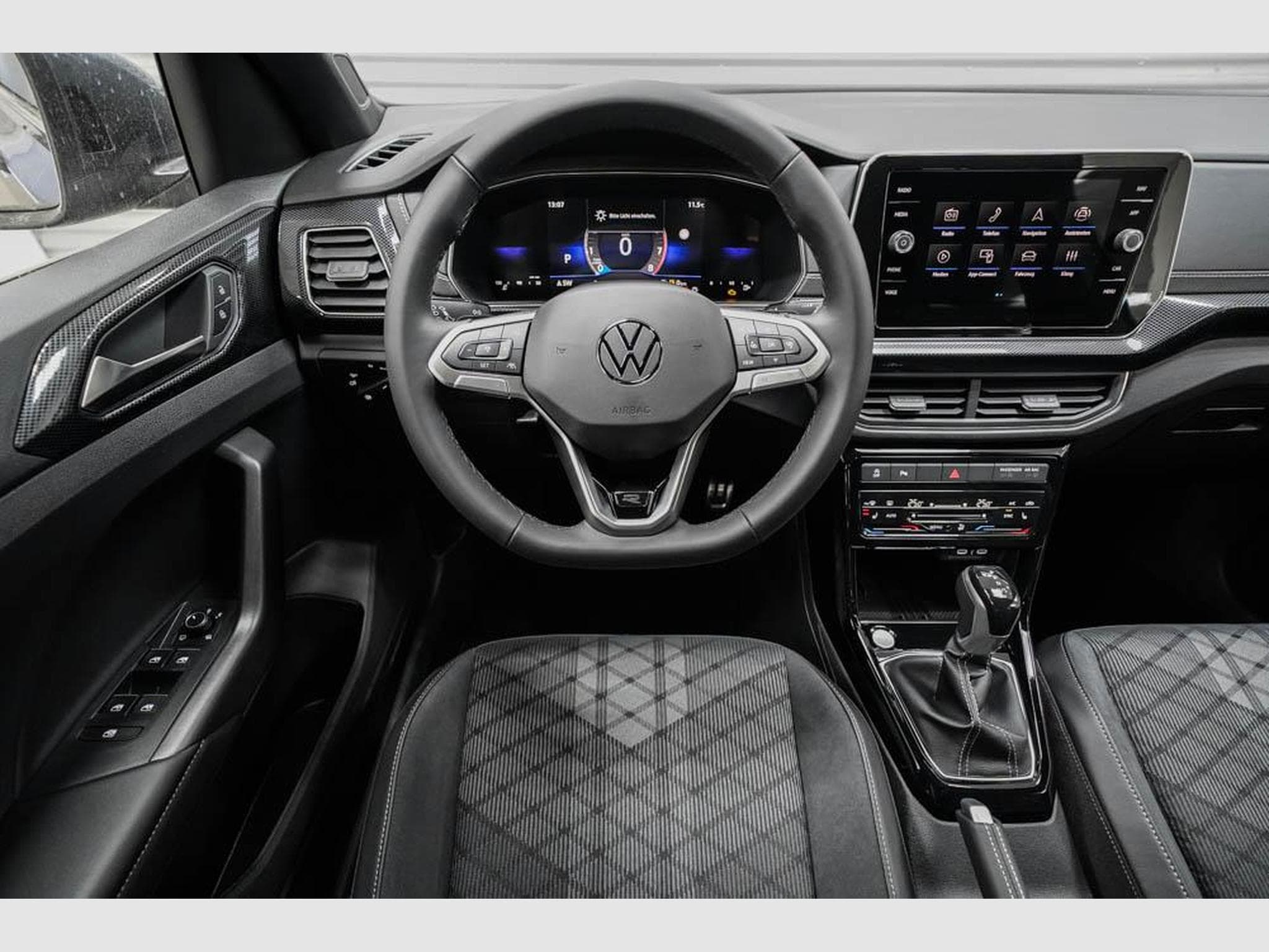 VW T-Cross 1,5 TSI DSG (2026) - Photo 8