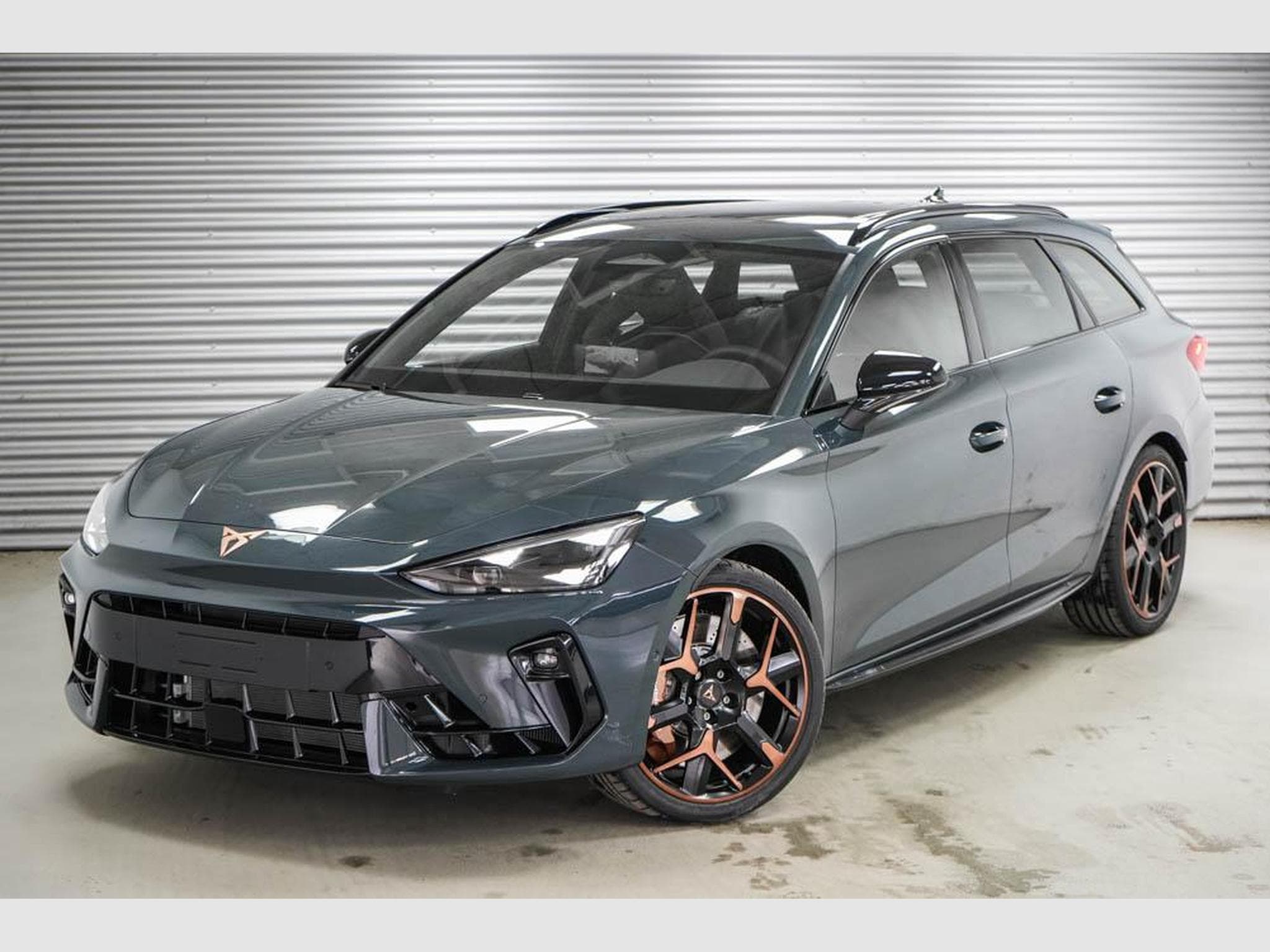 Cupra Leon ST 2,0 TSI (2026) - Photo 2