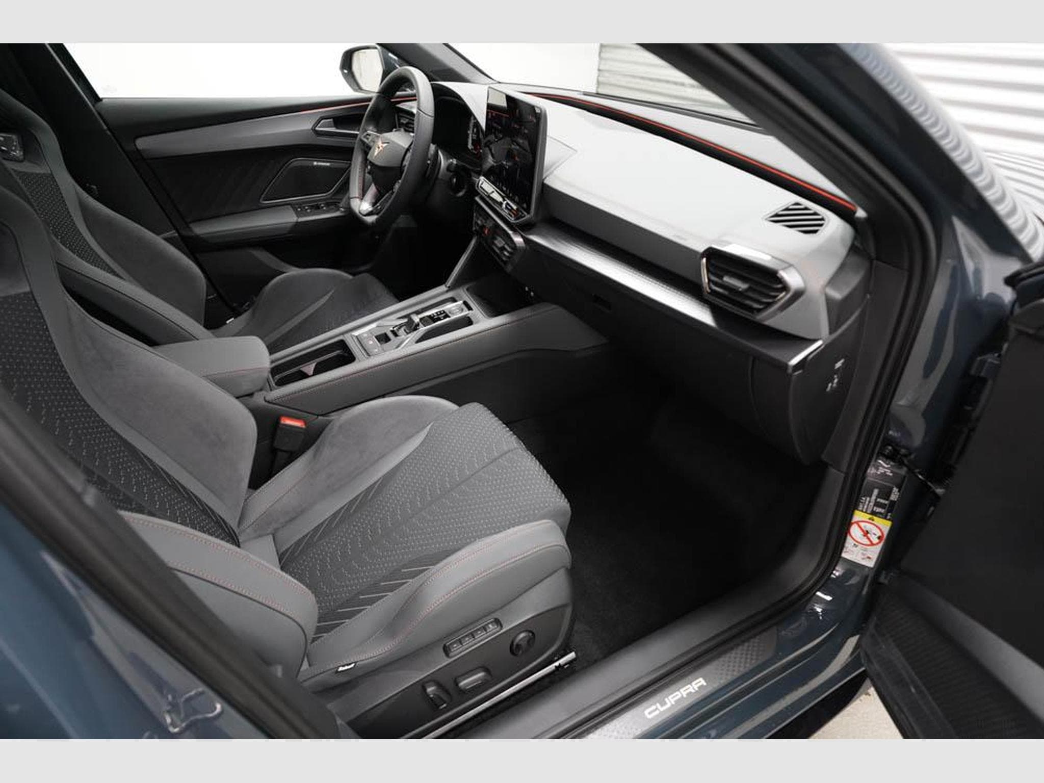 Cupra Leon ST 2,0 TSI (2026) - Photo 23