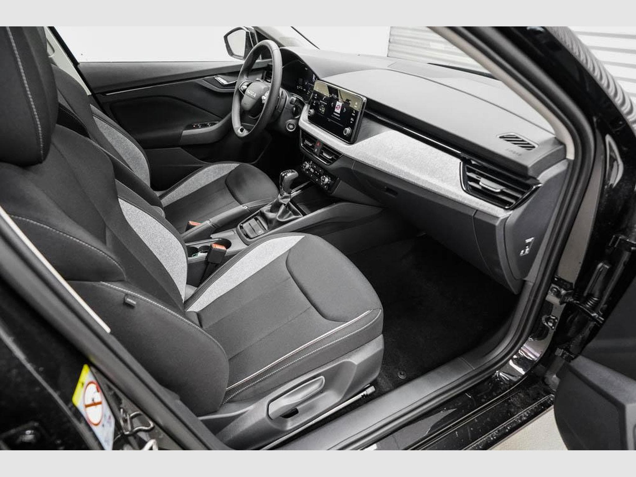 Skoda Scala 1,0 TSI DSG (2026) - Foto 17