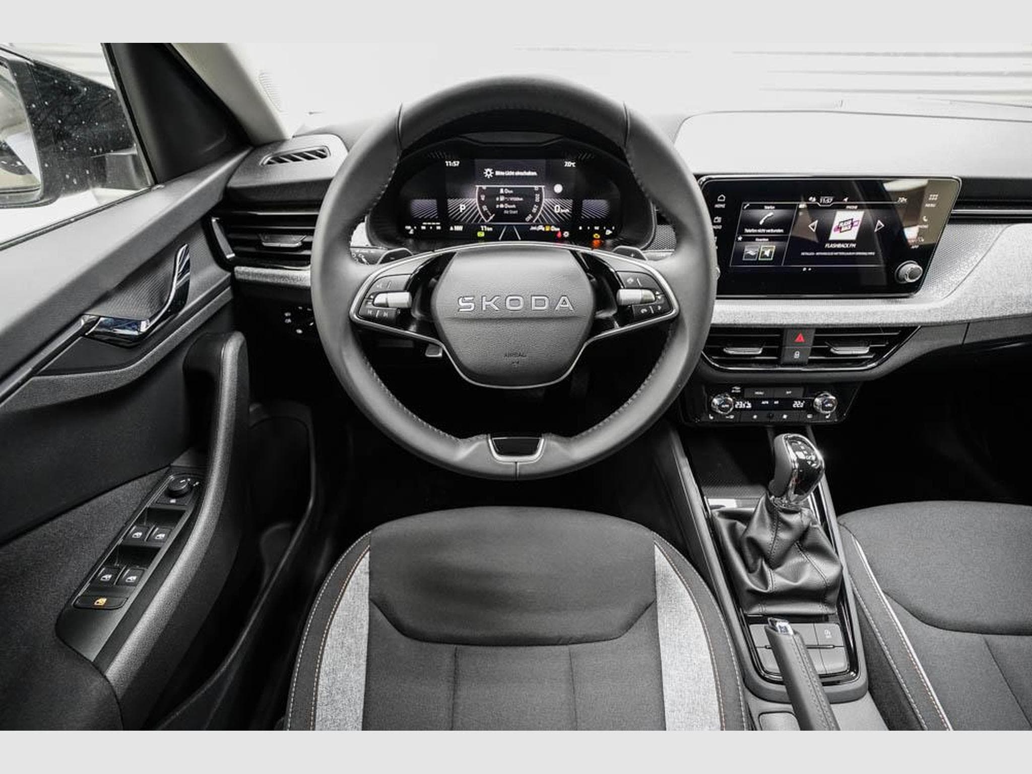 Skoda Scala 1,0 TSI DSG (2026) - Foto 8