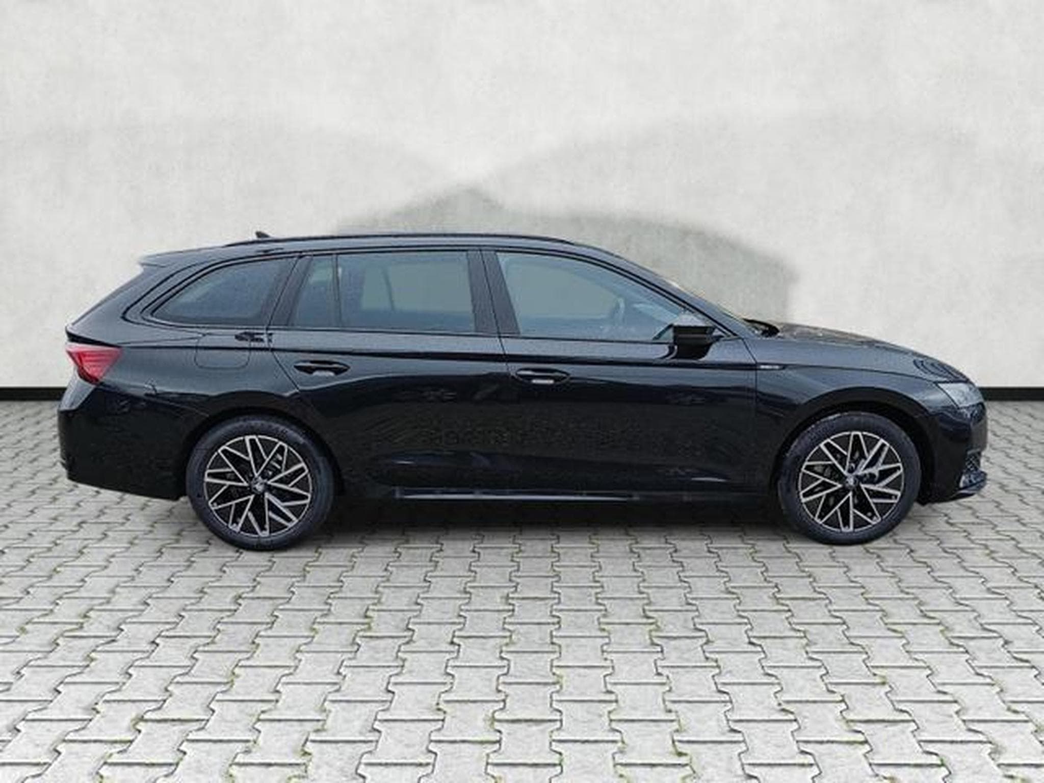 Skoda Octavia 1.5 TSI mHEV 110 kW Sportline (2025) - Photo 8