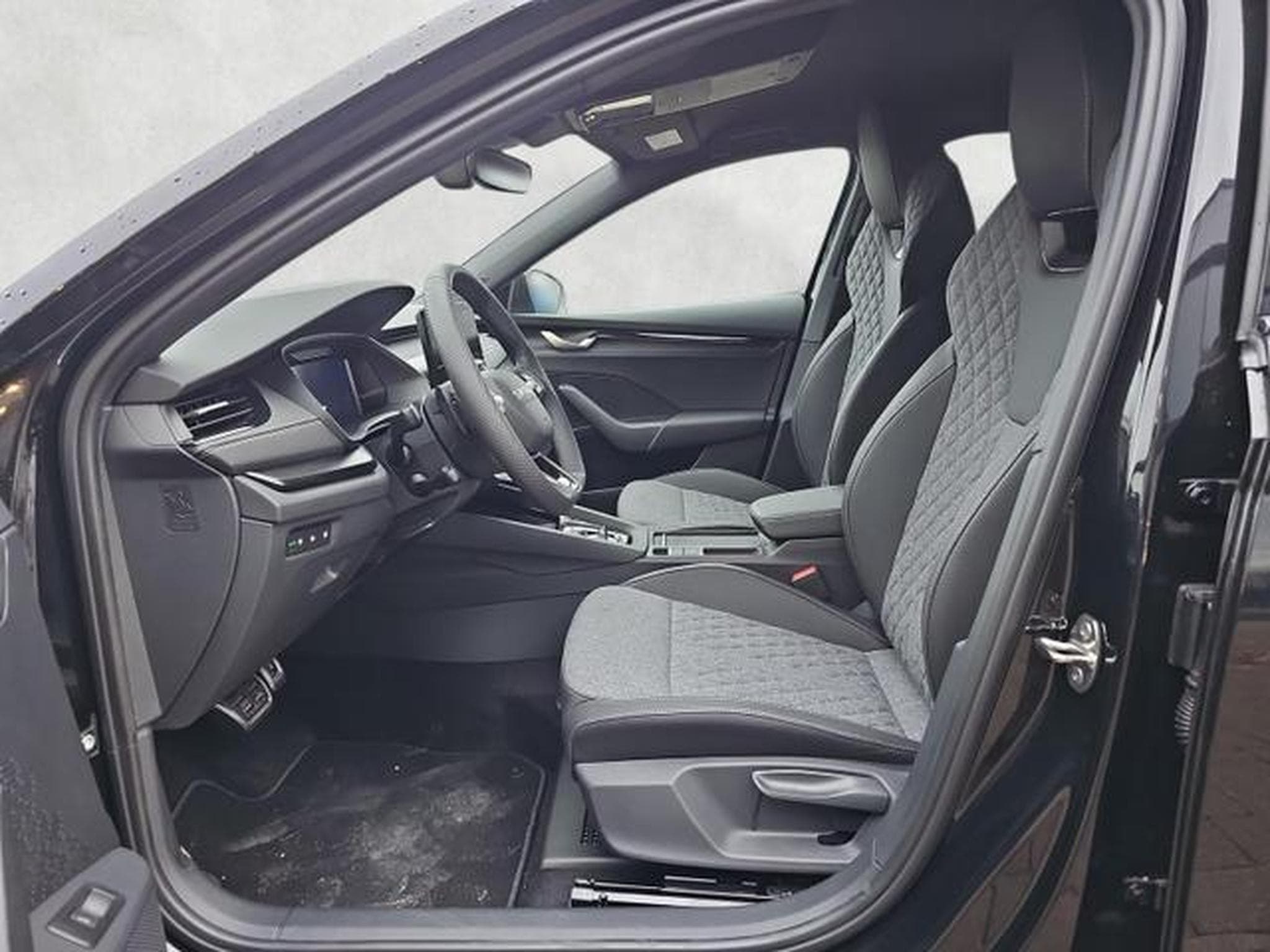 Skoda Octavia 1.5 TSI mHEV 110 kW Sportline (2025) - Photo 9