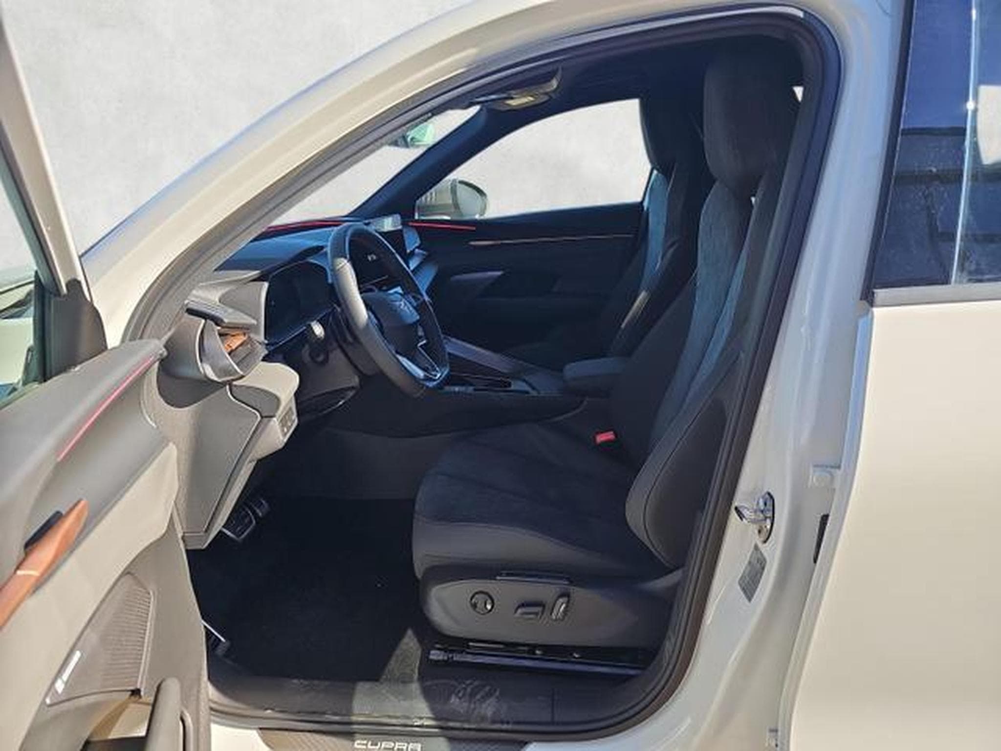Cupra Terramar 1.5 eTSI 110 kW (2025) - Photo 9