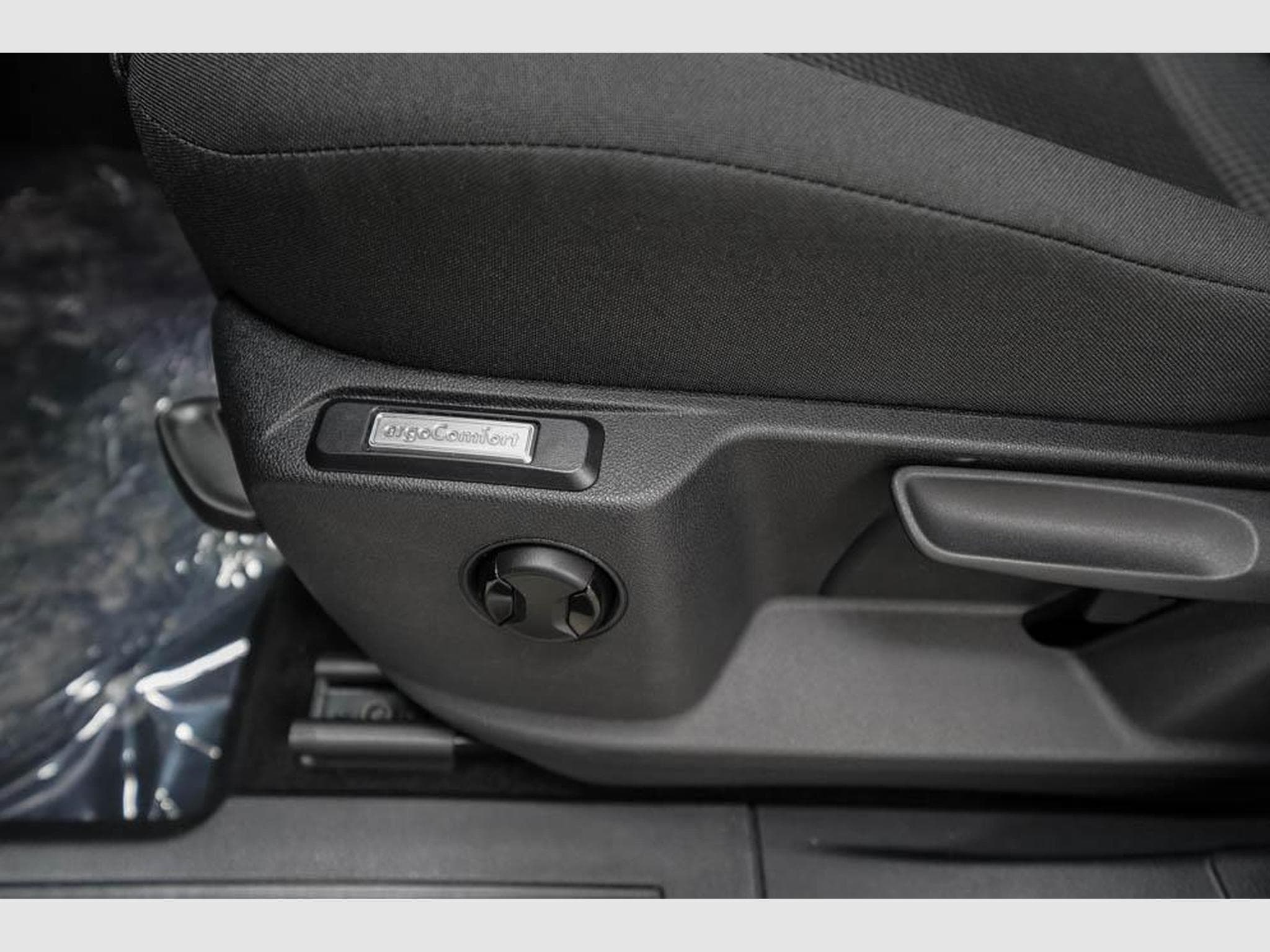 VW Caddy 2,0 TDI 4Motion (2026) - Photo 22