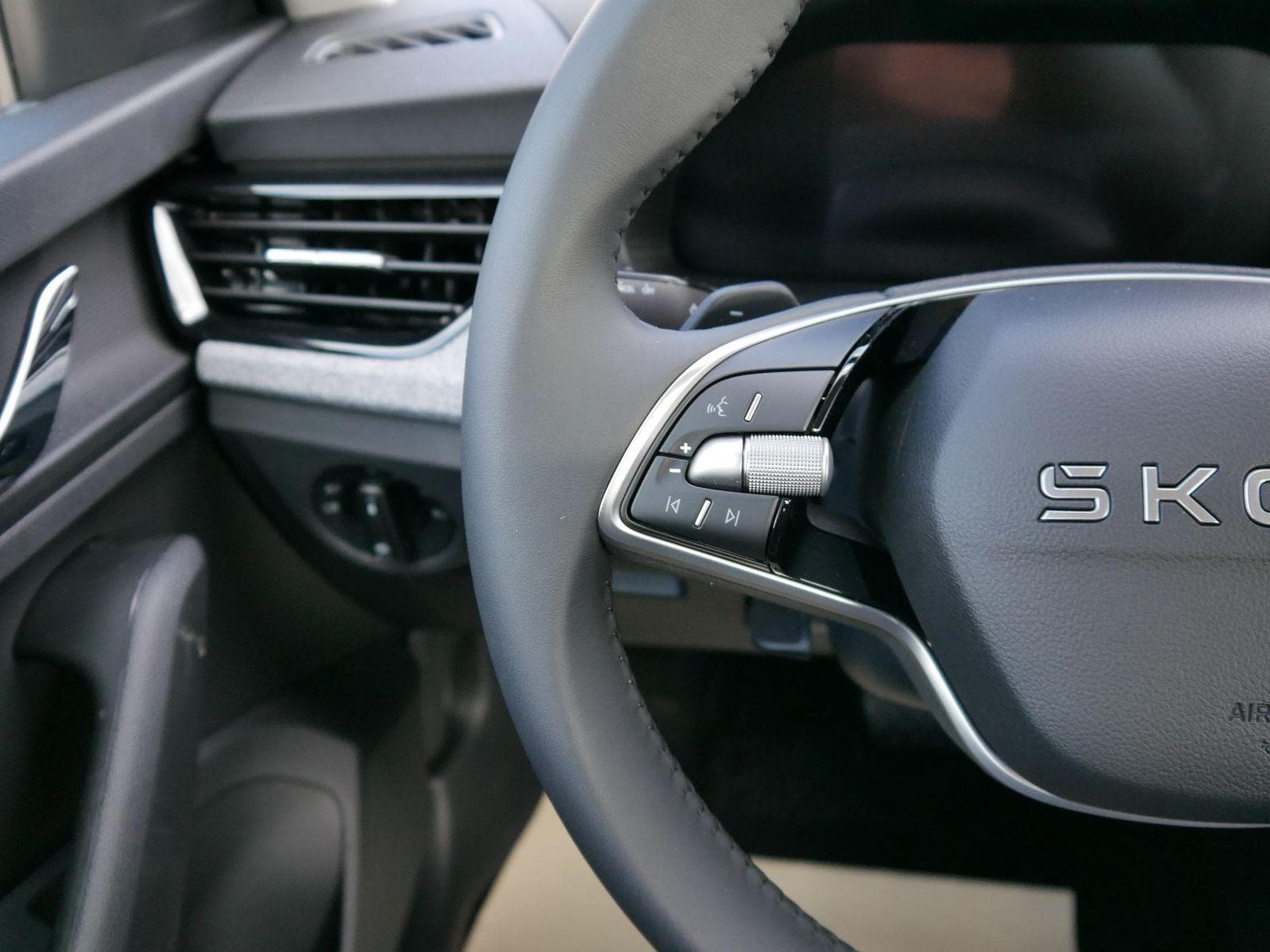 Skoda Kamiq Selection 1.5 TSI (2026) - Foto 13