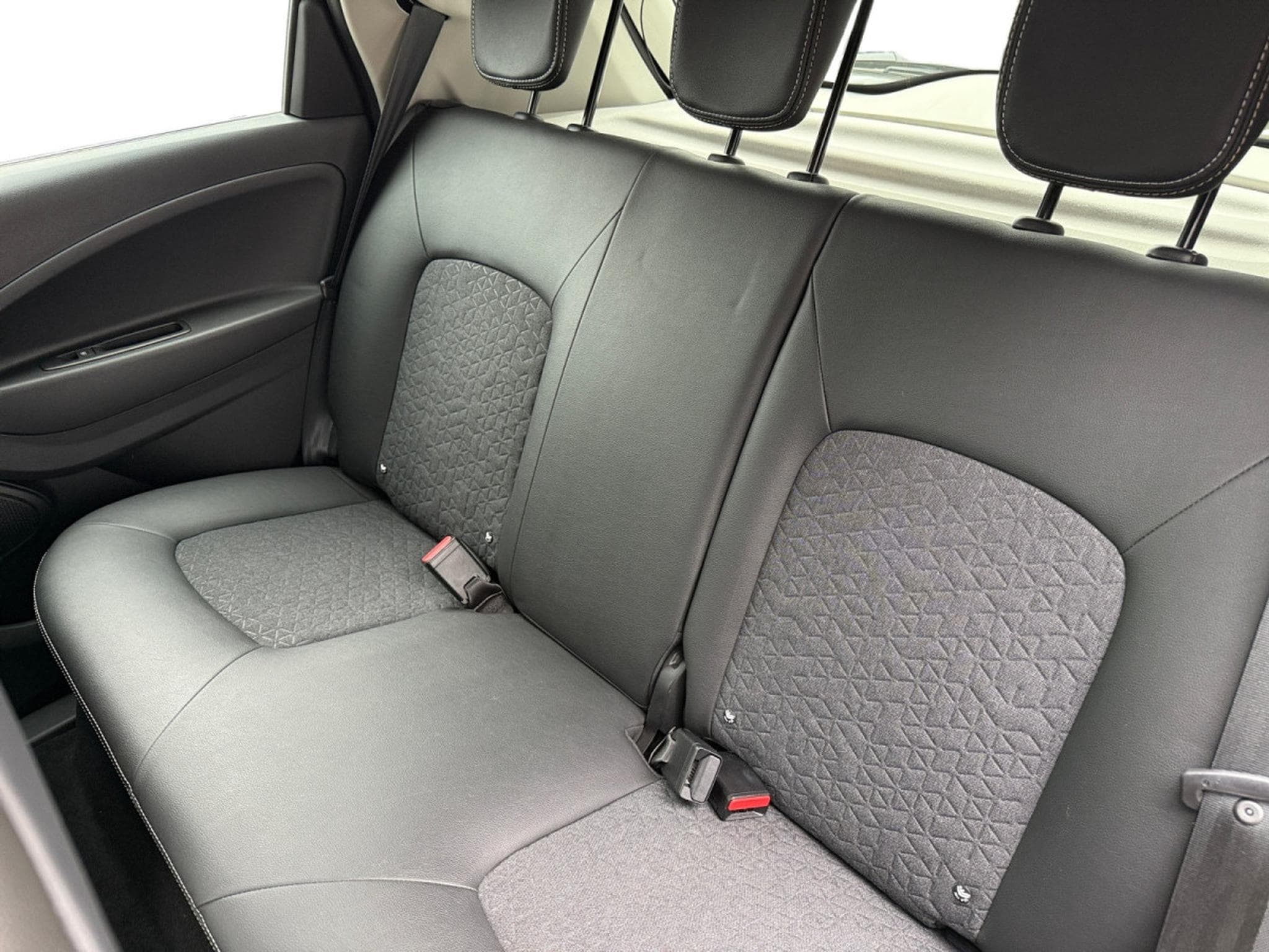 Renault Zoé ICONIC EV50 135HP (2024) - Foto 10