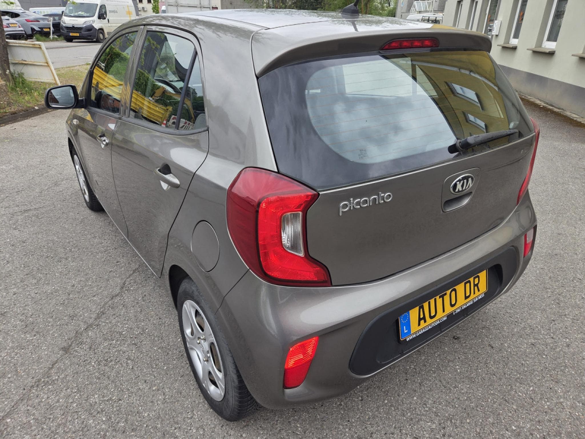 Kia Picanto 1.0 69CV Garantie 12 Mois (2017) - Photo 5