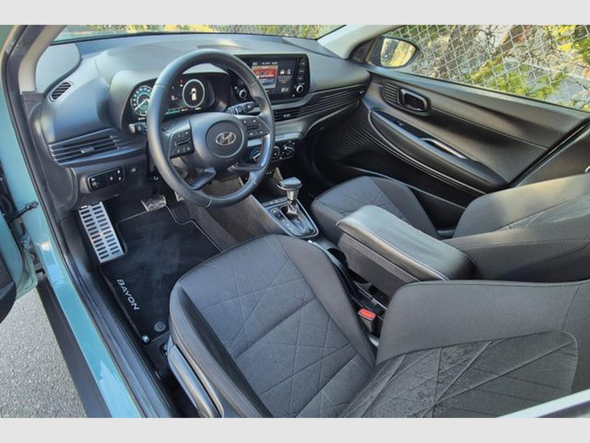 Hyundai BAYON BAYON 1.0 T-GDI Connect &amp; Go, Automatik, Kamera. (2023) - Foto 14