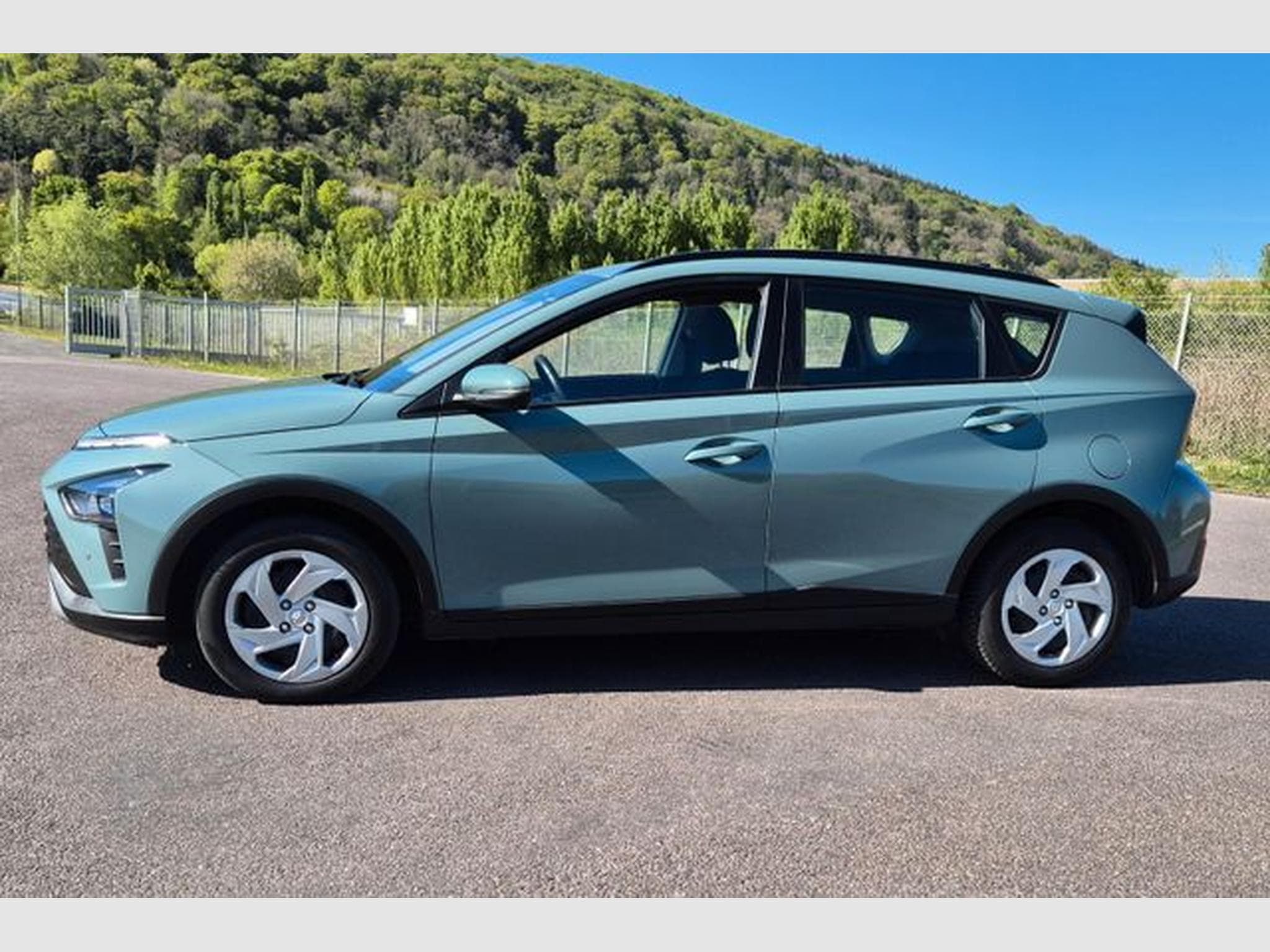 Hyundai BAYON BAYON 1.0 T-GDI Connect &amp; Go, Automatik, Kamera. (2023) - Foto 2