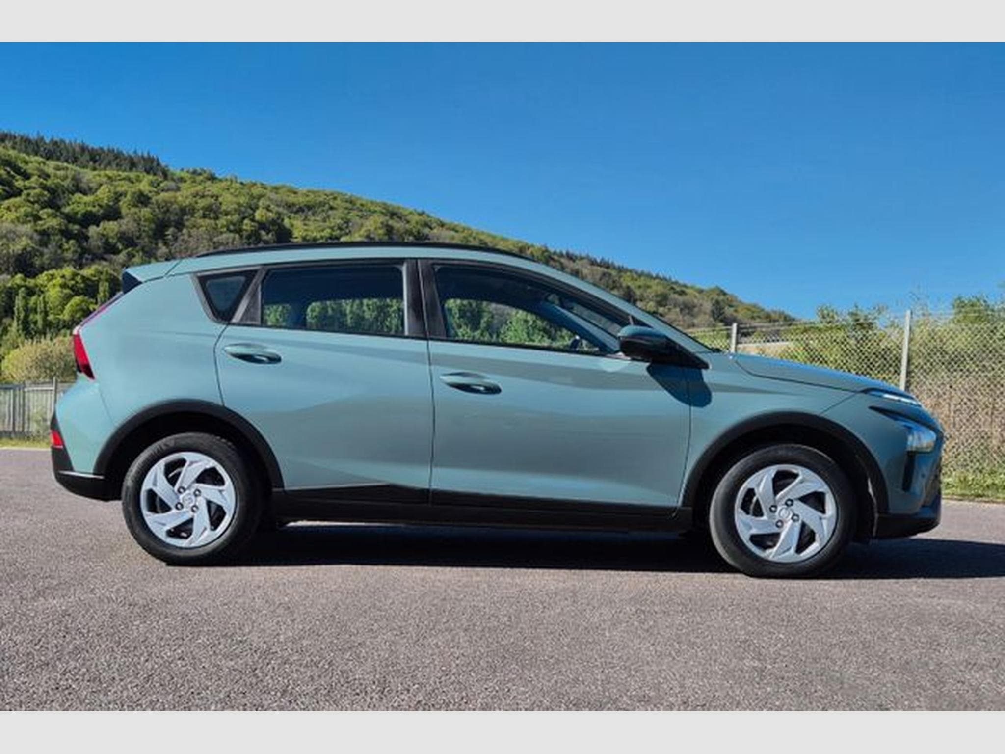 Hyundai BAYON BAYON 1.0 T-GDI Connect &amp; Go, Automatik, Kamera. (2023) - Foto 7