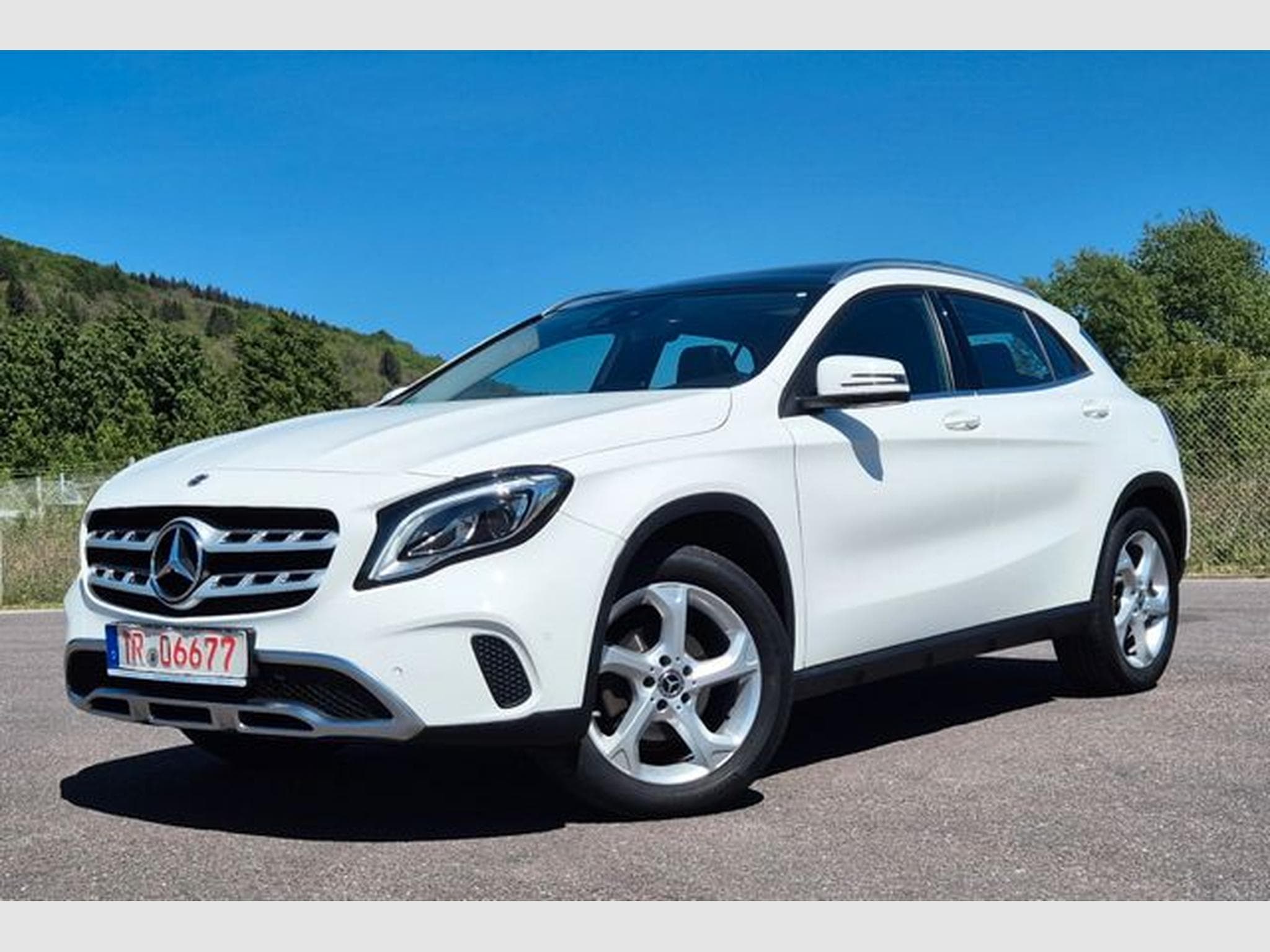Mercedes GLA 180 GLA 180, Automatik, Panoramadach. (2019) - Foto 1