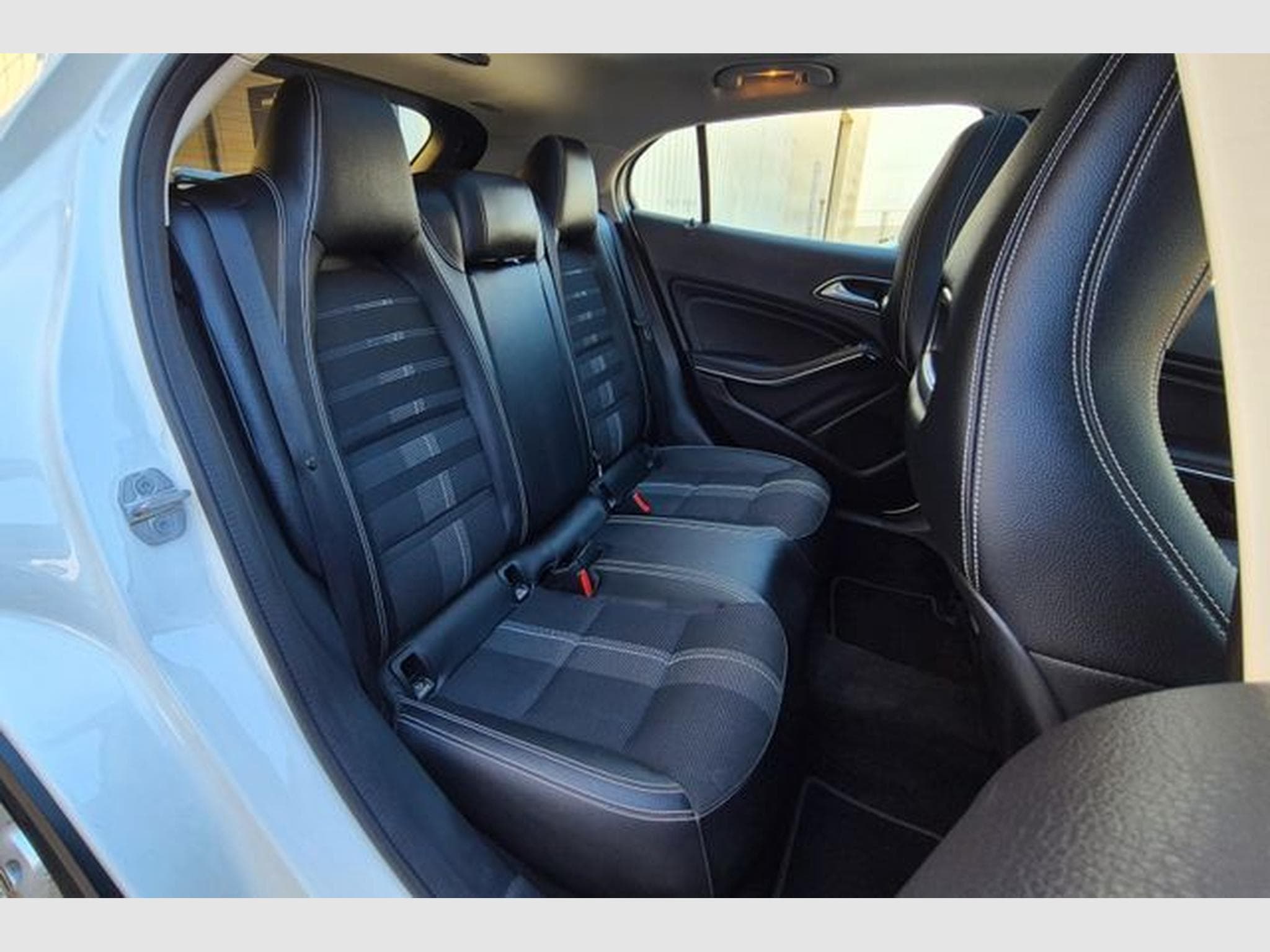 Mercedes GLA 180 GLA 180, Automatik, Panoramadach. (2019) - Foto 13