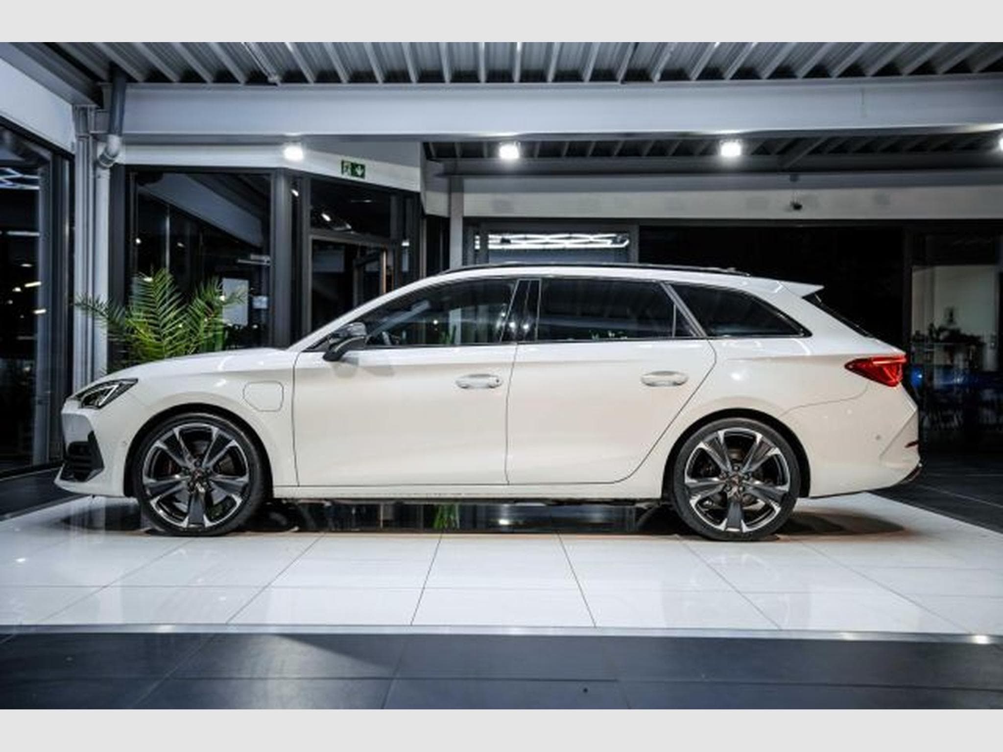 Cupra Leon Leon VZ 1.4 e-Hybrid DSG NAVI LED RFK SHZG ACC (2022) - Foto 10