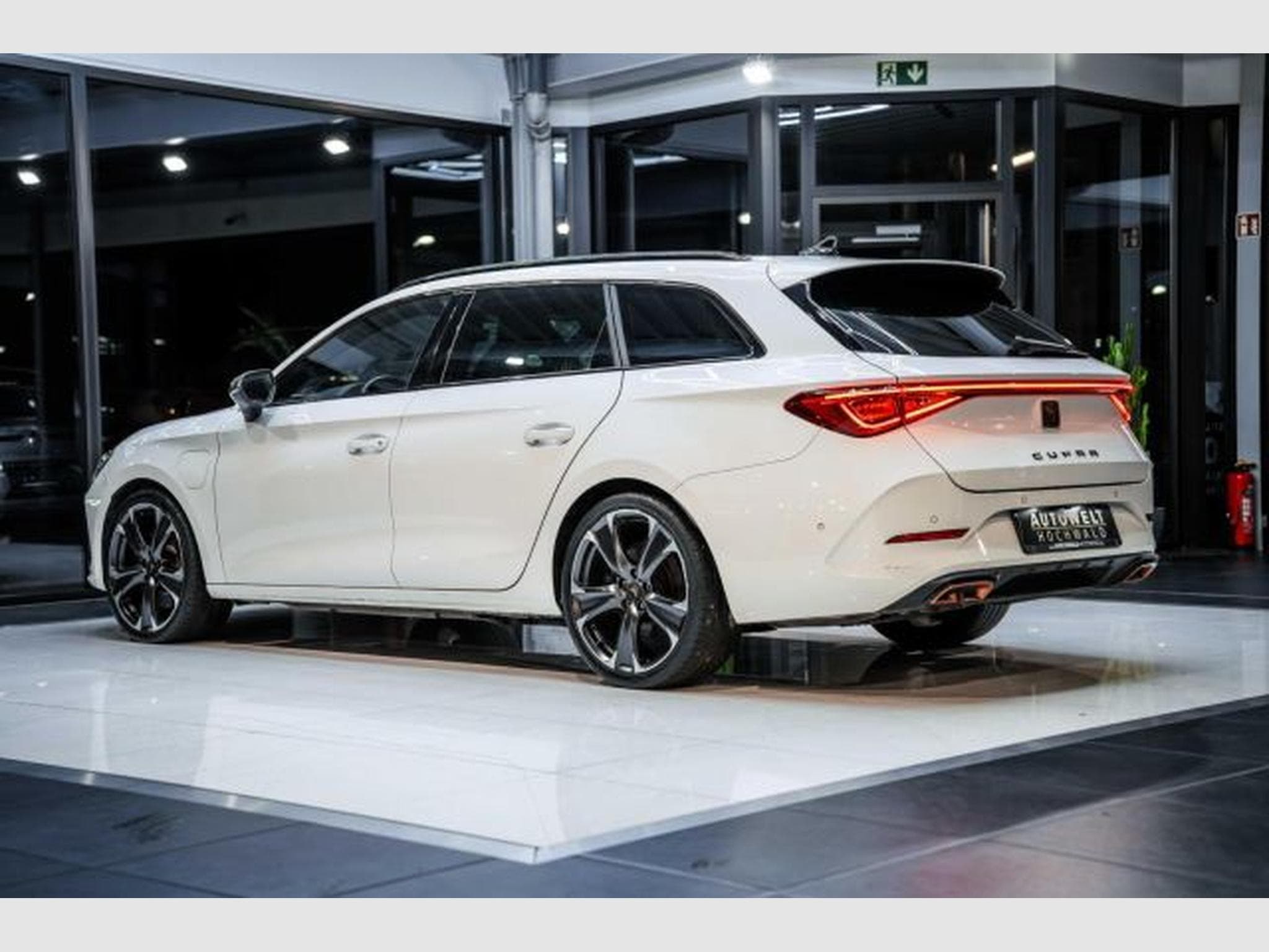 Cupra Leon Leon VZ 1.4 e-Hybrid DSG NAVI LED RFK SHZG ACC (2022) - Foto 11