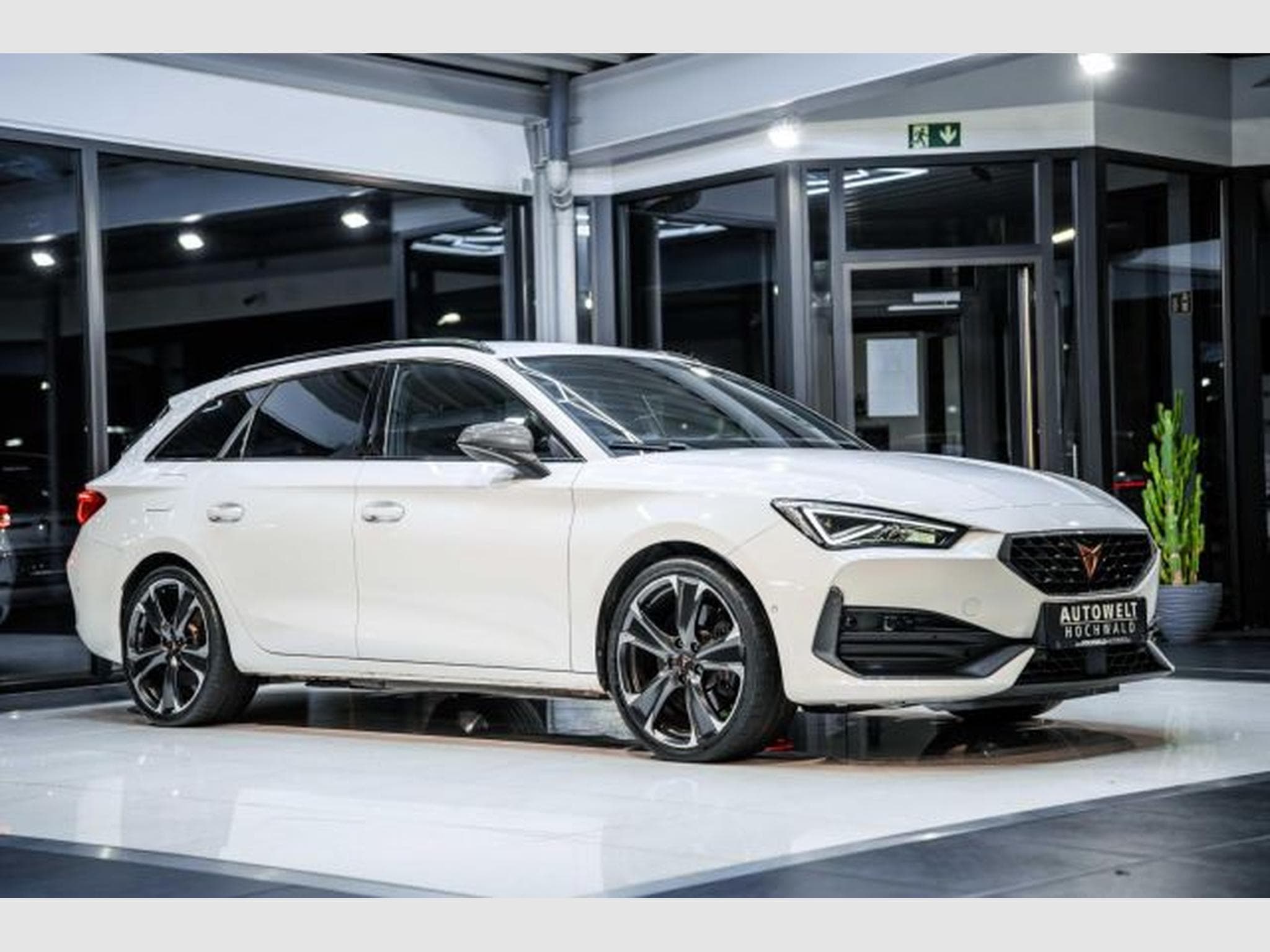 Cupra Leon Leon VZ 1.4 e-Hybrid DSG NAVI LED RFK SHZG ACC (2022) - Foto 6