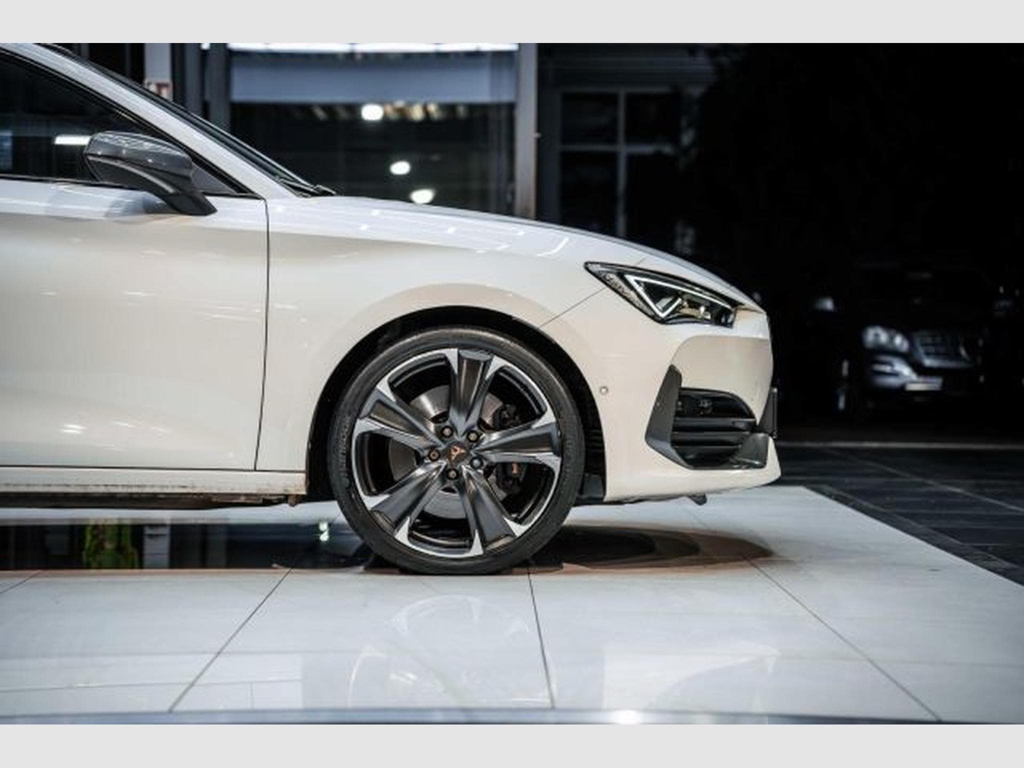 Cupra Leon Leon VZ 1.4 e-Hybrid DSG NAVI LED RFK SHZG ACC (2022) - Foto 9
