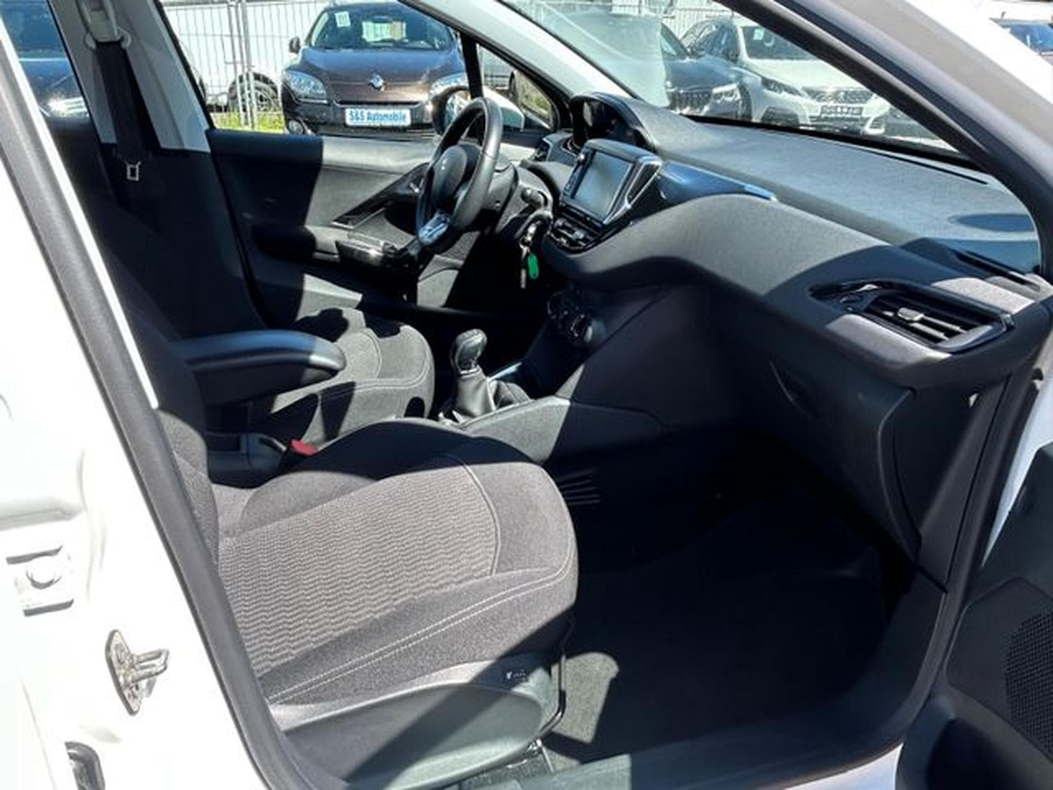 Peugeot 208 208 Active *PDC*SHZ*1.Hand*Euro6*Tempomat* (2019) - Photo 9