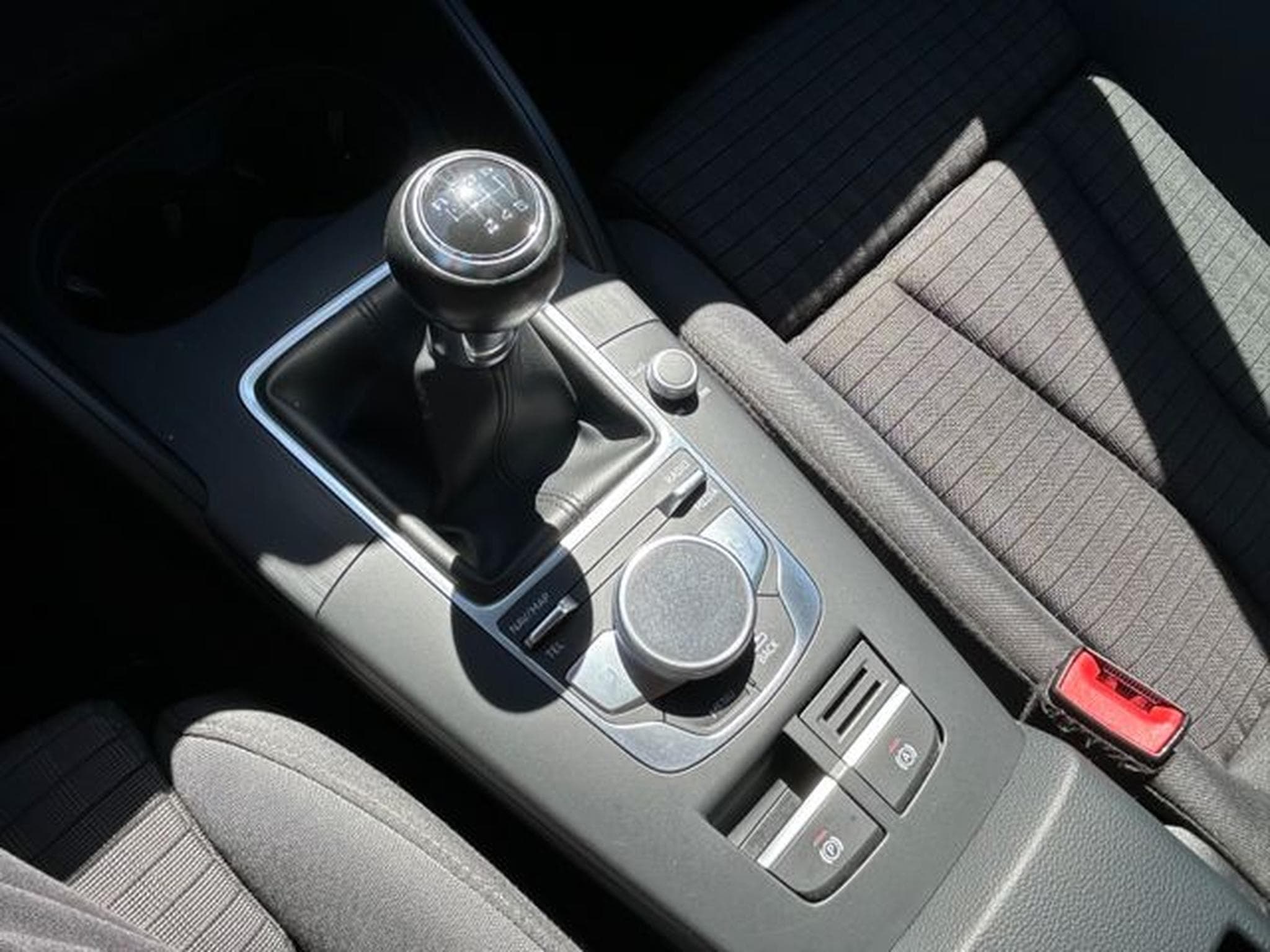 Audi A3 A3 Sportback Sport *Navi*I-Cockpit*Xenon*Euro6* (2018) - Foto 14