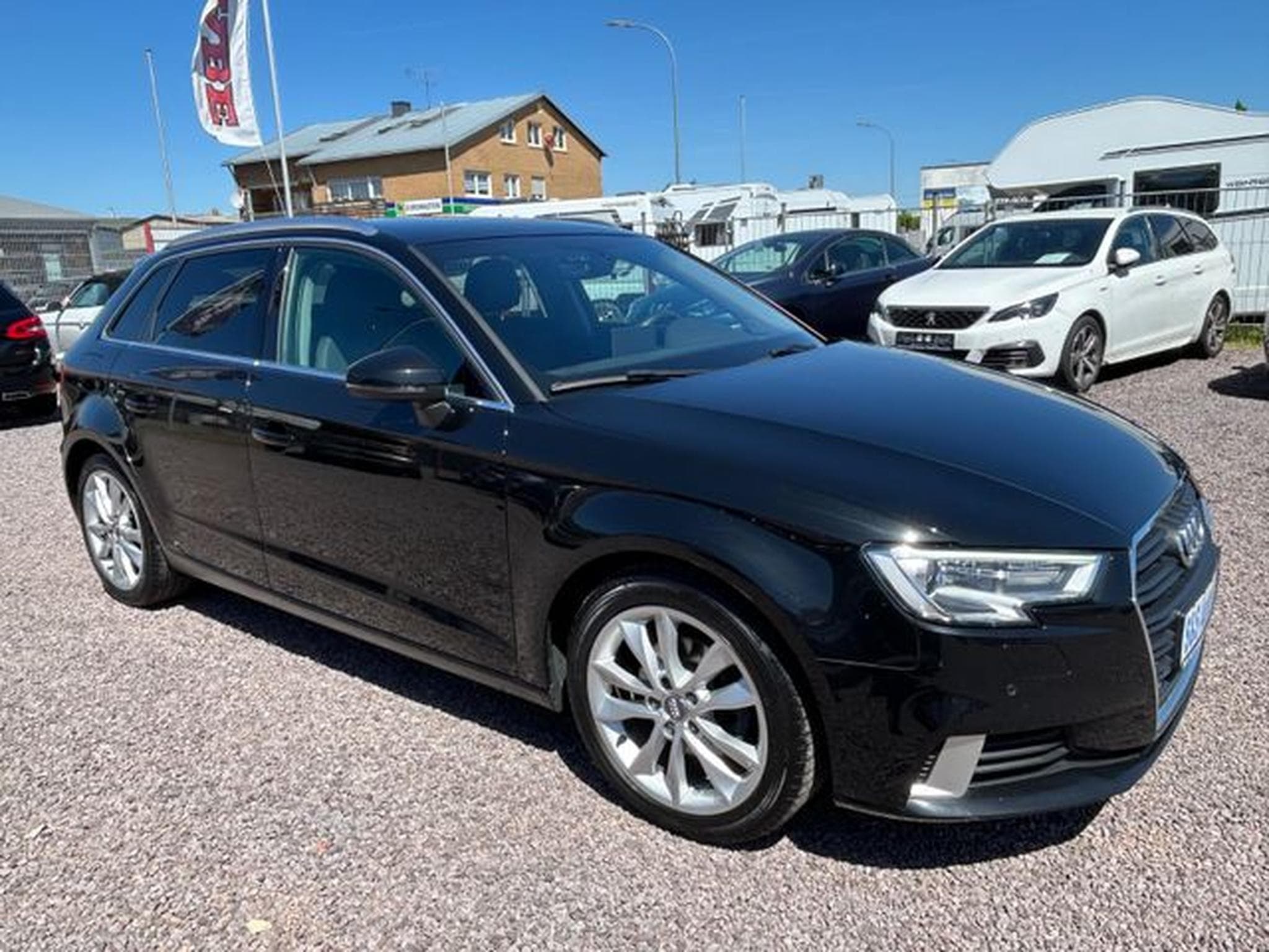 Audi A3 A3 Sportback Sport *Navi*I-Cockpit*Xenon*Euro6* (2018) - Foto 3