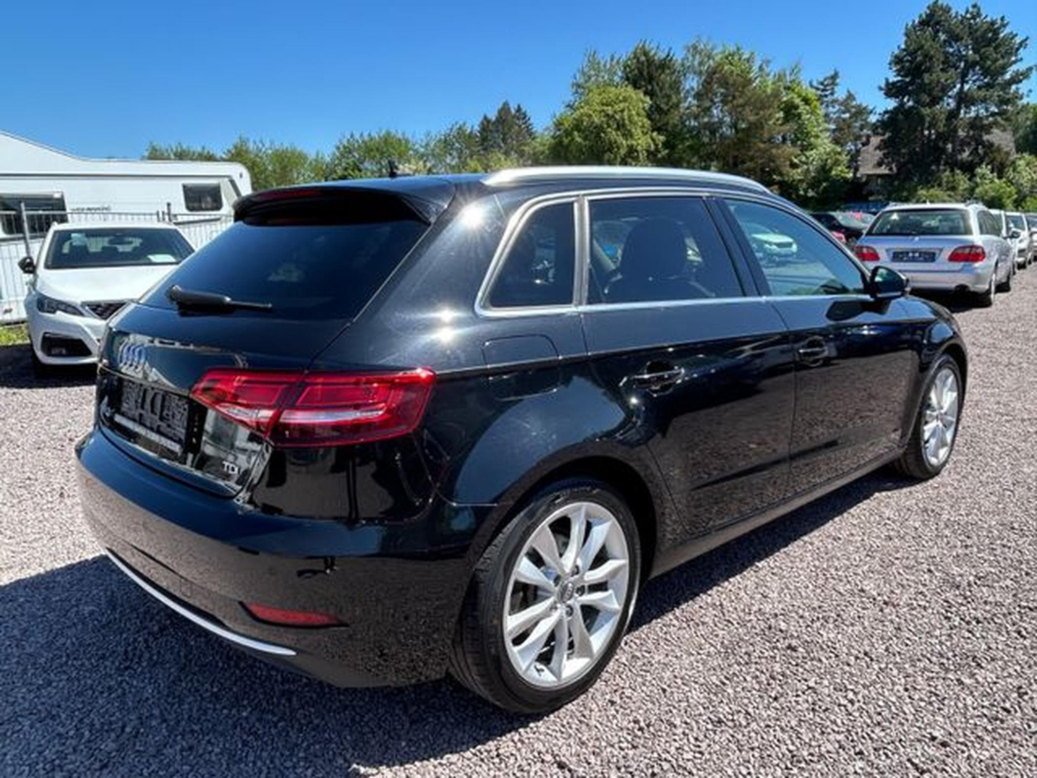 Audi A3 A3 Sportback Sport *Navi*I-Cockpit*Xenon*Euro6* (2018) - Foto 4