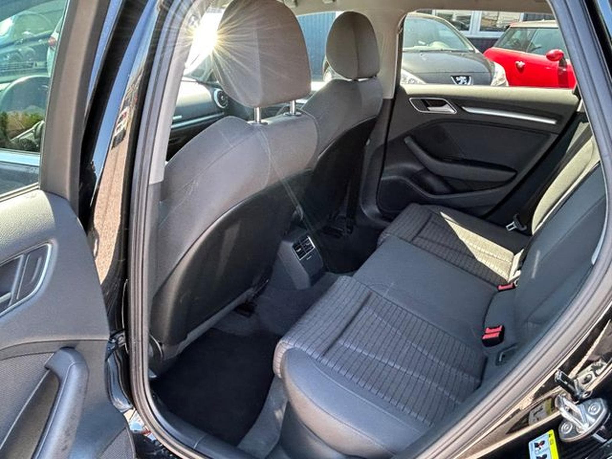 Audi A3 A3 Sportback Sport *Navi*I-Cockpit*Xenon*Euro6* (2018) - Foto 8