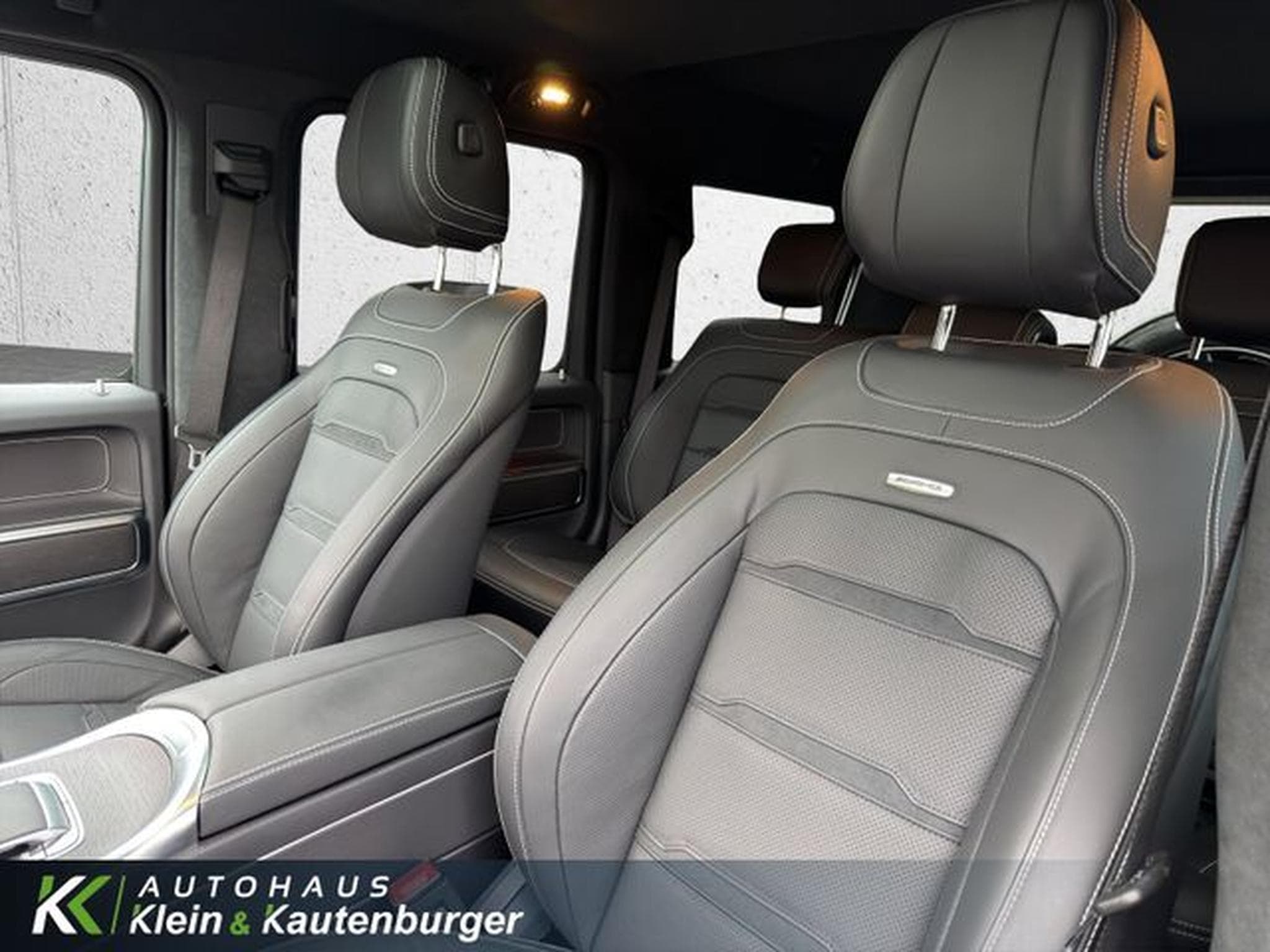Mercedes G 63 AMG STANDH+ALL-BLACK+AHK+PERFOR +DRIVERSP+WÄRMEPAKET (2025) - Foto 13