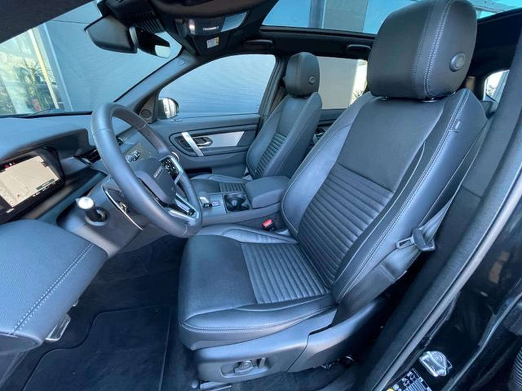 Land-Rover Discovery Discovery Sport Dynamic SE AWD Pano AHK 20" Mer (2024) - Photo 10