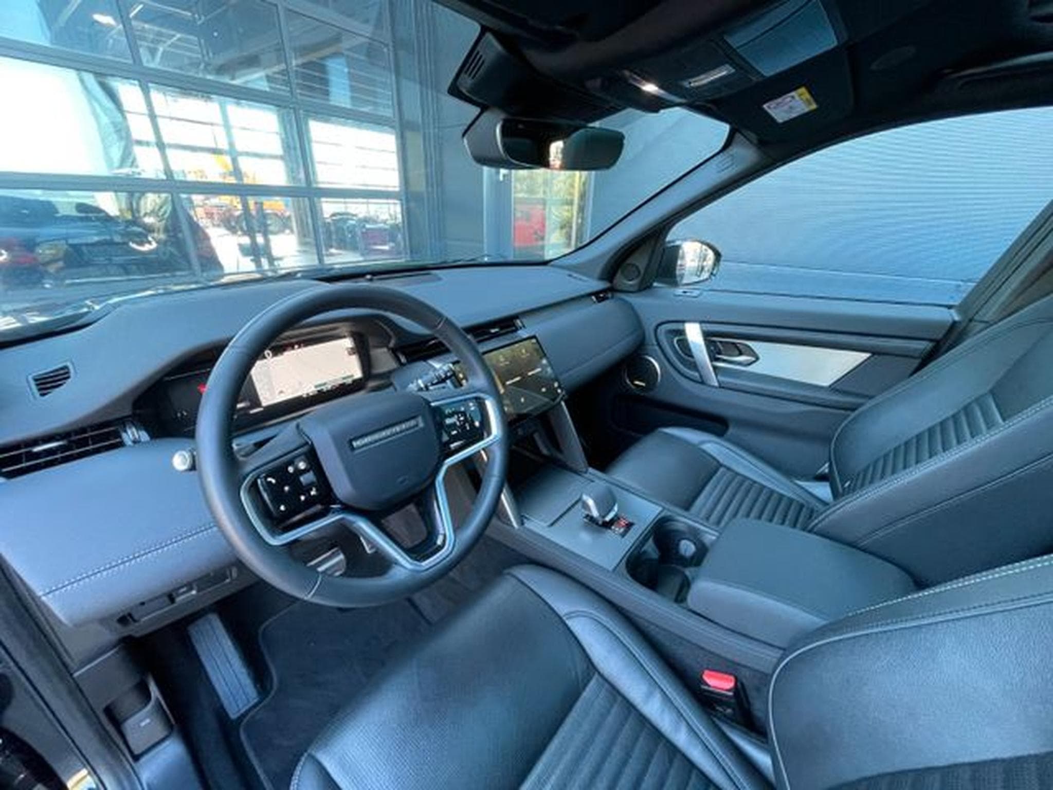 Land-Rover Discovery Discovery Sport Dynamic SE AWD Pano AHK 20" Mer (2024) - Photo 11