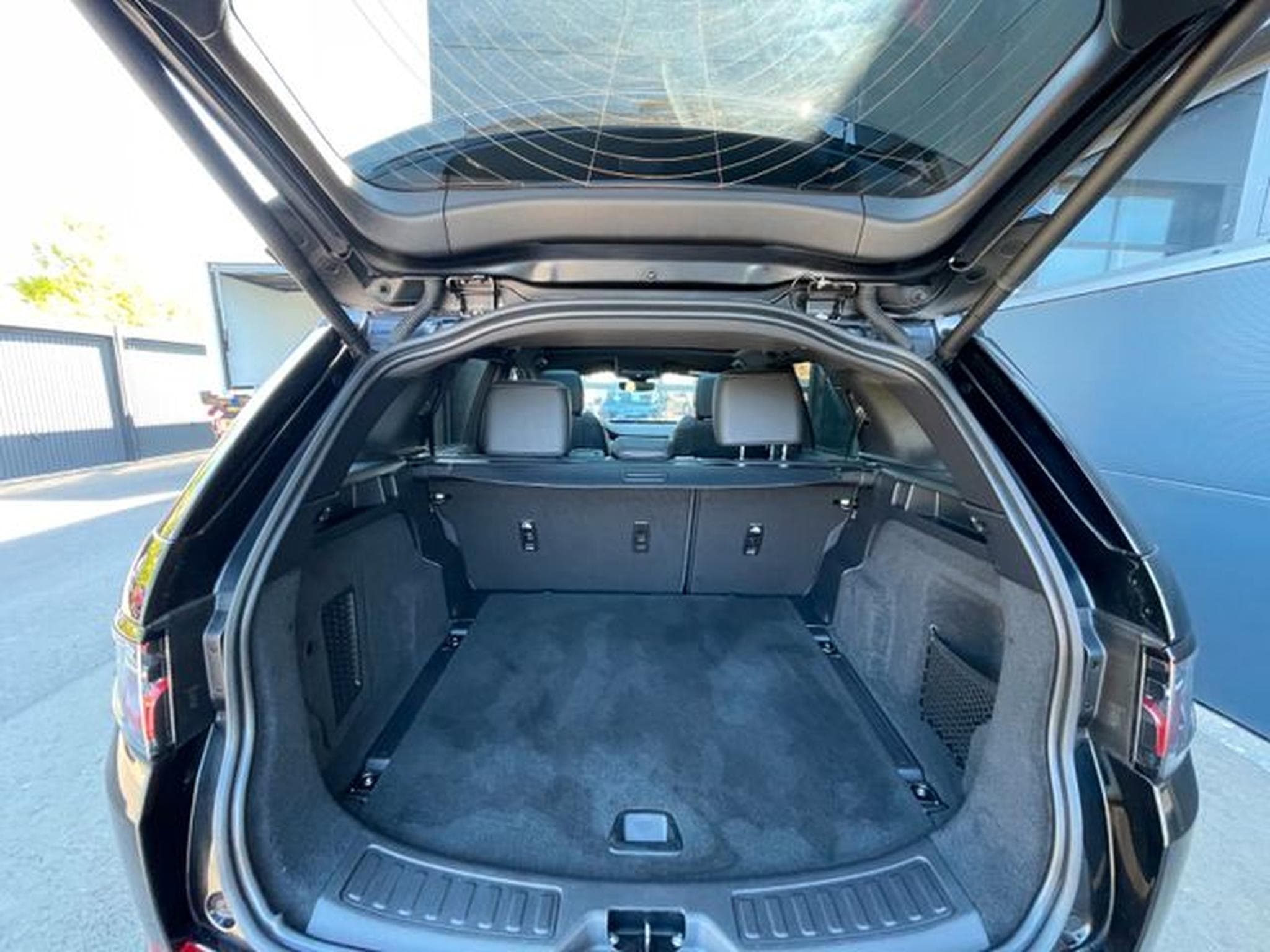 Land-Rover Discovery Discovery Sport Dynamic SE AWD Pano AHK 20" Mer (2024) - Photo 13