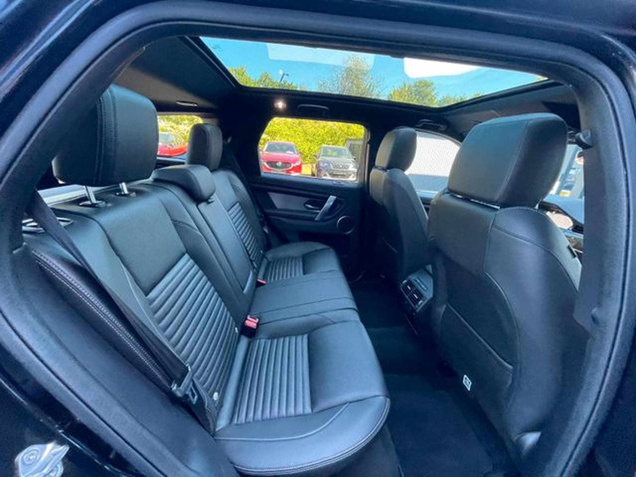 Land-Rover Discovery Discovery Sport Dynamic SE AWD Pano AHK 20" Mer (2024) - Photo 15