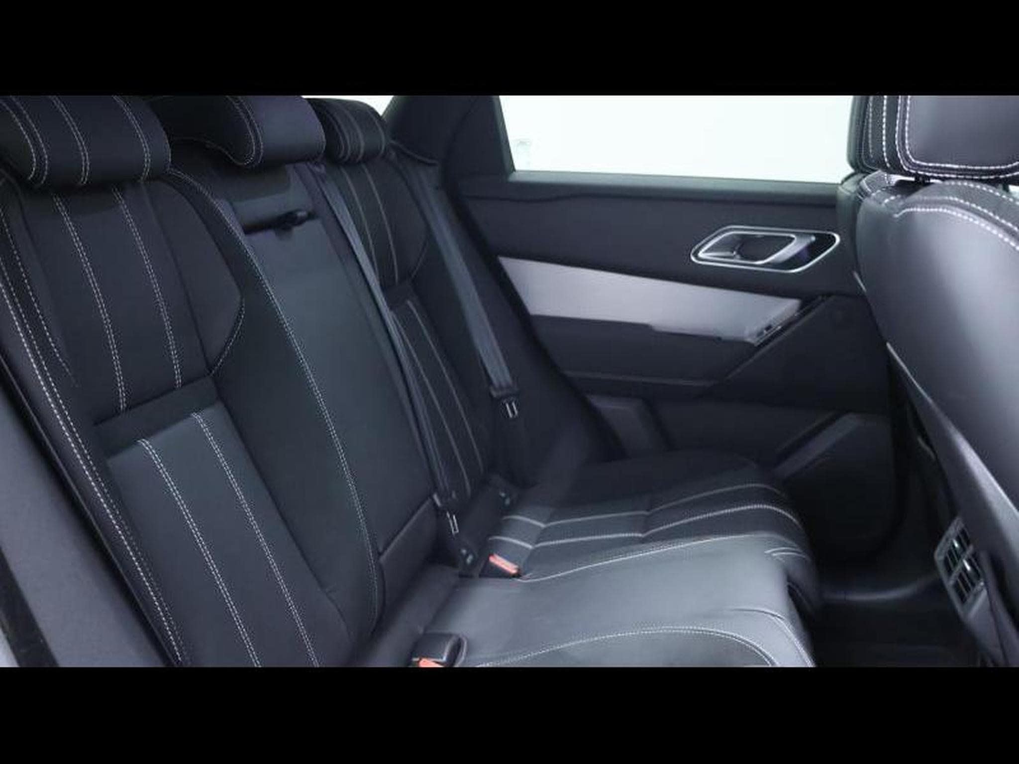Land-Rover Range Rover Velar P250 R-Dynamic S AWD Auto (2022) - Photo 14